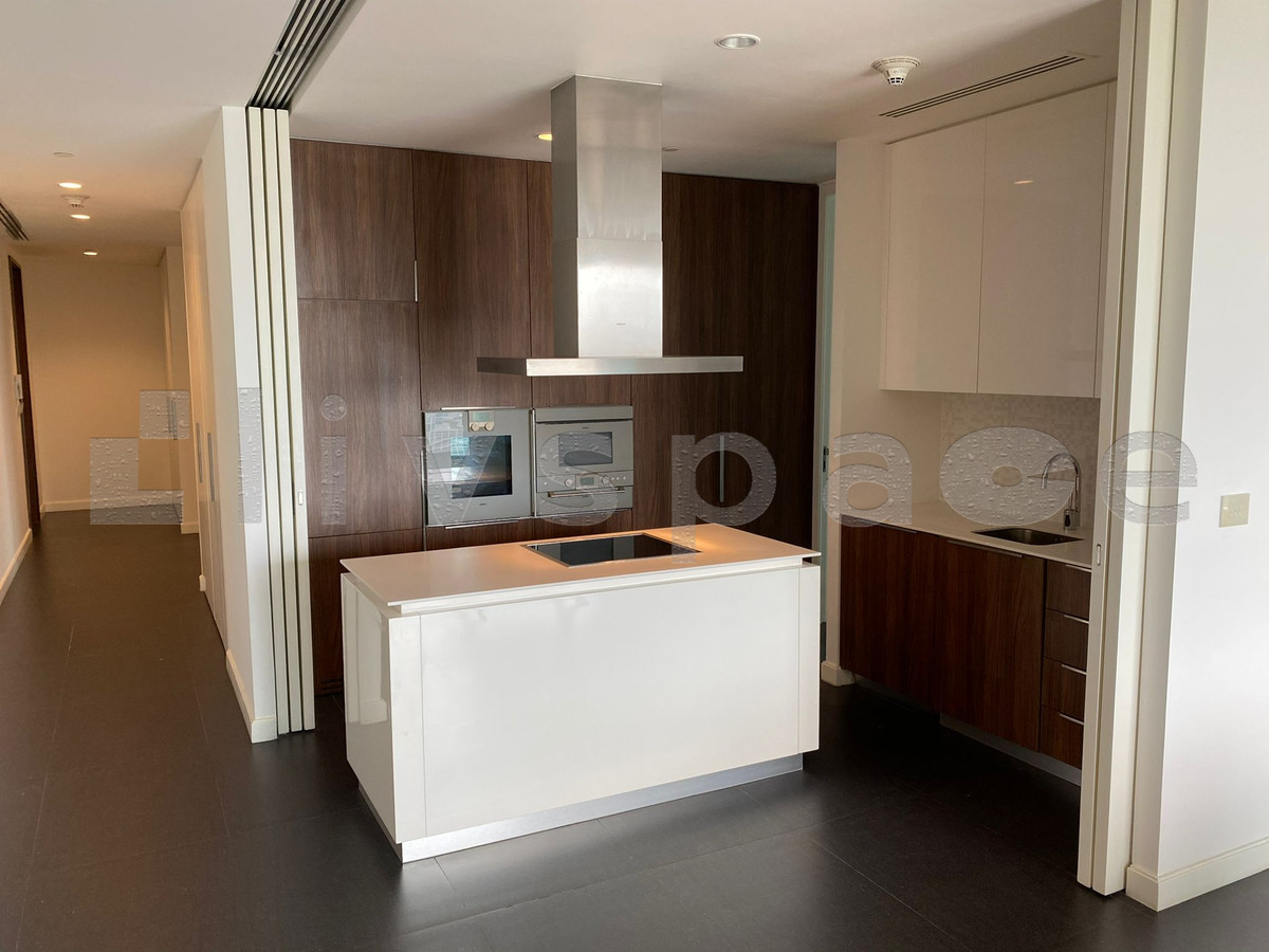 For RentCondoWitthayu, Chidlom, Langsuan, Ploenchit : ▚ LI110ツ FOR RENT: 185 Rajadamri 3BR 200sqm. 180K ✨ Stunning Lumpini Park View, High Floor, Unfurnished & Great Price 🏙️