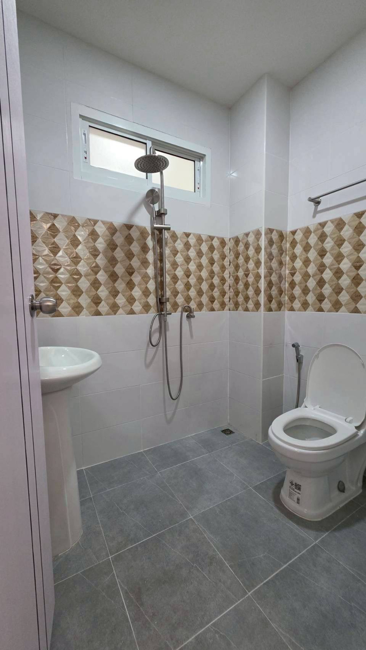 ขายทาวน์โฮมนนทบุรี บางใหญ่ บางบัวทอง : ขายทาวน์เฮาส์บัวทองธานีพาร์ควิลล์ 1 บางบัวทอง 21 ตร.ว. 4 นอน แต่งใหม่ฟรีเฟอร์ฯ Index ฟรีโอน