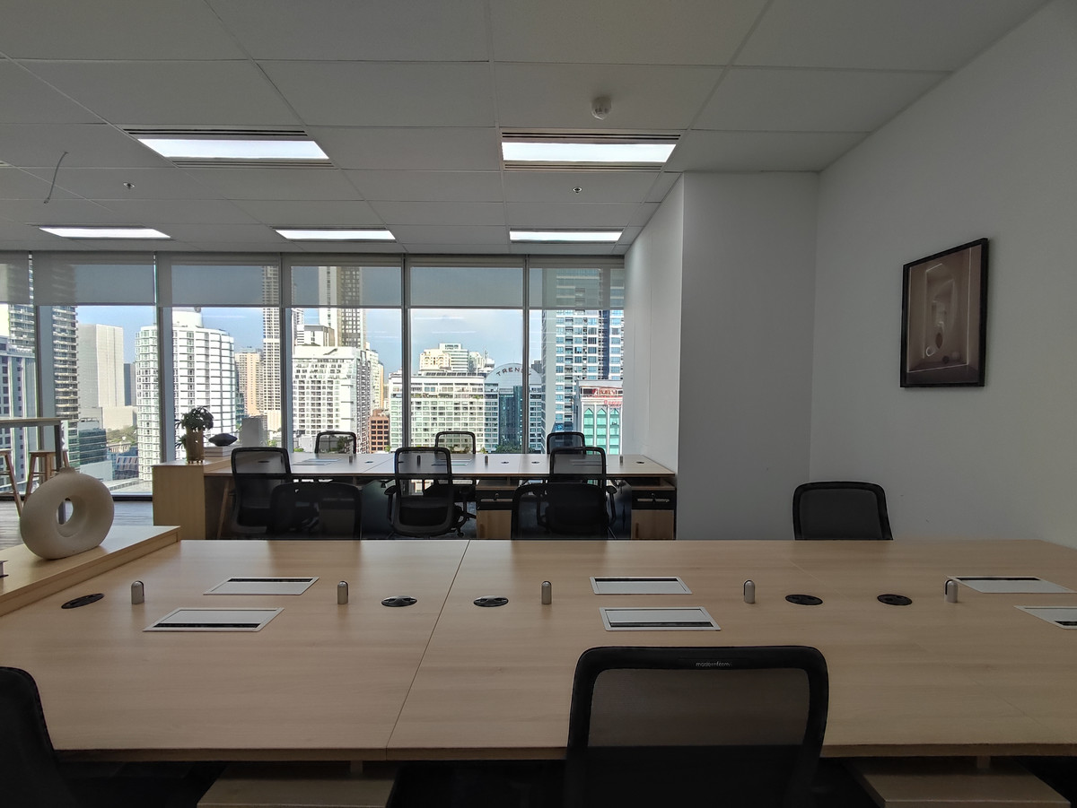 ให้เช่าสำนักงานนานา : ออฟฟิศ สำนักงานให้เช่า ตกแต่งพร้อมเข้าอยู่ สุขุมวิท นานา (Office For Rent) อาคาร เจแอลเค ทาวเวอร์ ( JLK Tower Office Building ) พื้นที่สำนักงาน ขนาด 116 ตารางเมตร ใกล้รถไฟฟ้า BTSนานา, วัฒนา, สุขุมวิท, อโศก, เพลินจิต