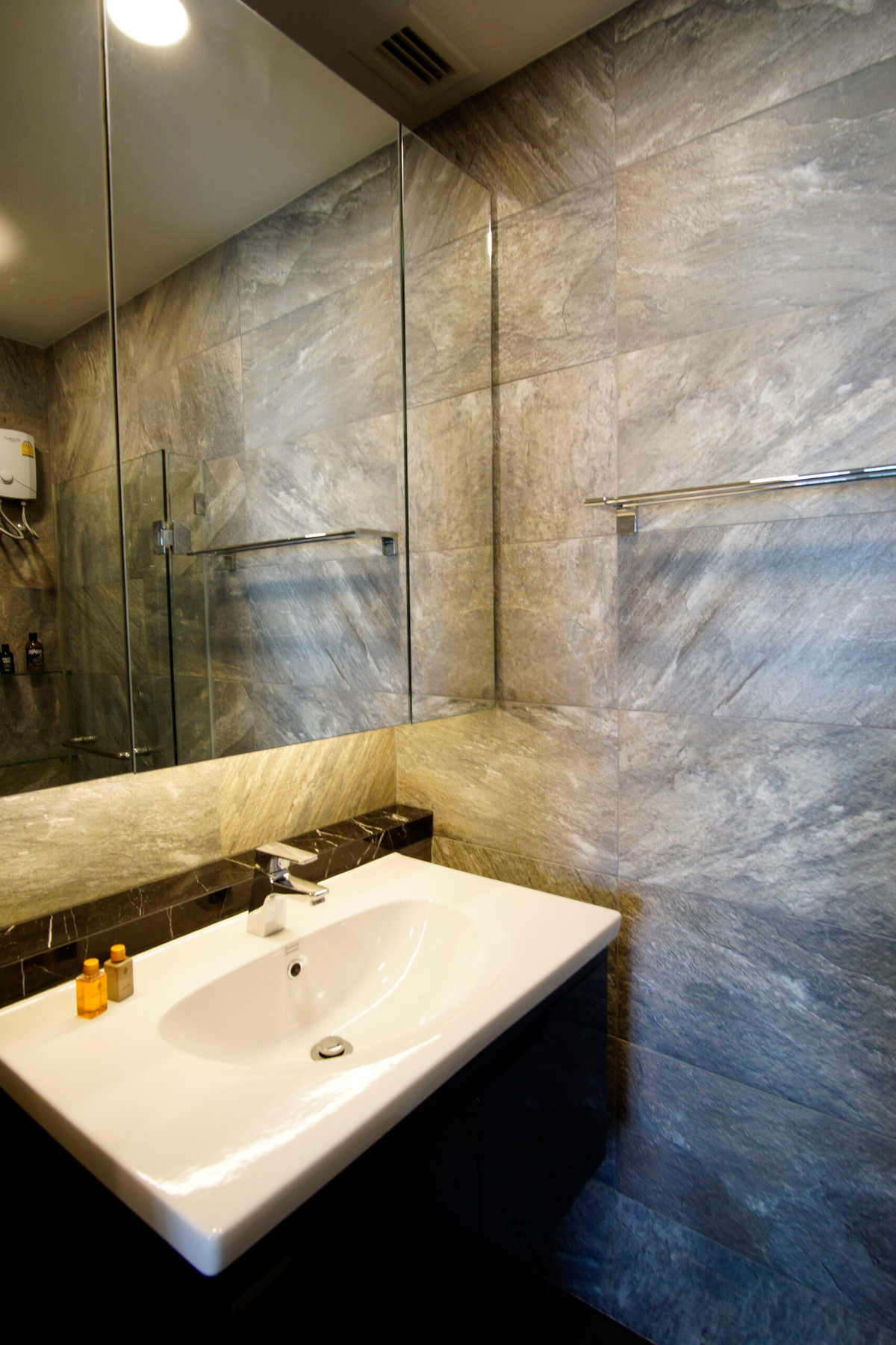 For RentCondoSapankwai,Jatujak : For Rent: Rhythm Phahol Ari, 23,000 THB [MKsr260304]