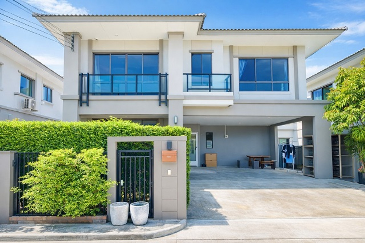 For RentHouseBangna, Bearing, Lasalle : near Makro Bangna 900m. 2 story detached house 45sq.wa.Kingkaew Rd. Summit Windmill Golf Club 900m.