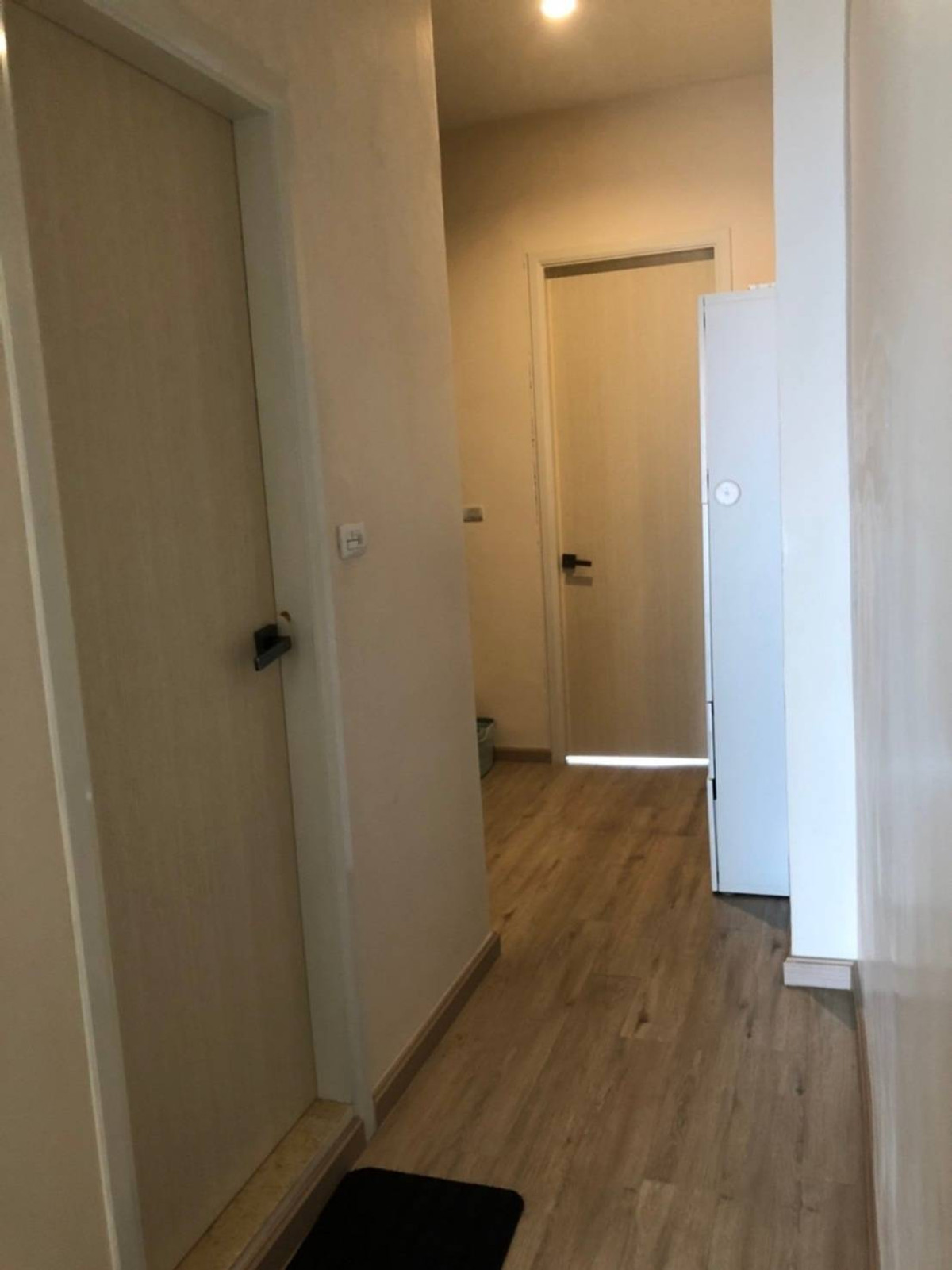 For RentShop HouseWongwianyai, Charoennakor : Commercial building for rent near BTS Krung Thonburi, only 3 minutes.