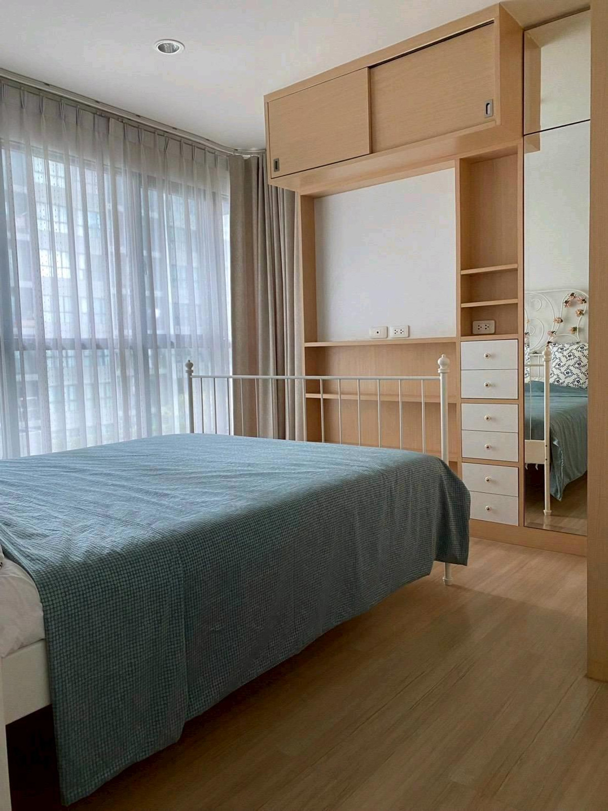 ขายคอนโดแจ้งวัฒนะ เมืองทอง : ขาย คอนโด เดอะเบส แจ้งวัฒนะ วิวสระ ห้องมุม 2 ห้องนอน 
ราคาลดพิเศษ  ใกล้รถไฟฟ้าเมืองทองธานี