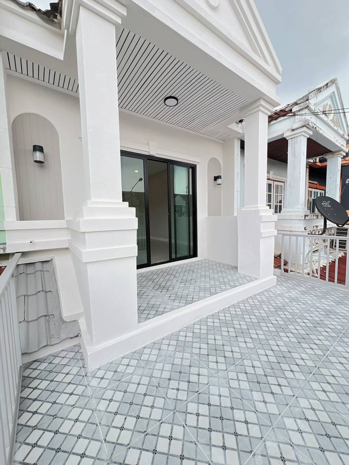 ขายทาวน์โฮมนนทบุรี บางใหญ่ บางบัวทอง : ขายทาวน์เฮาส์ลภาวัล 3 บางใหญ่ 17.5 ตร.ว. ใกล้ MRT สายสีม่วง มีเทอเรสแต่งใหม่ ฟรีโอน