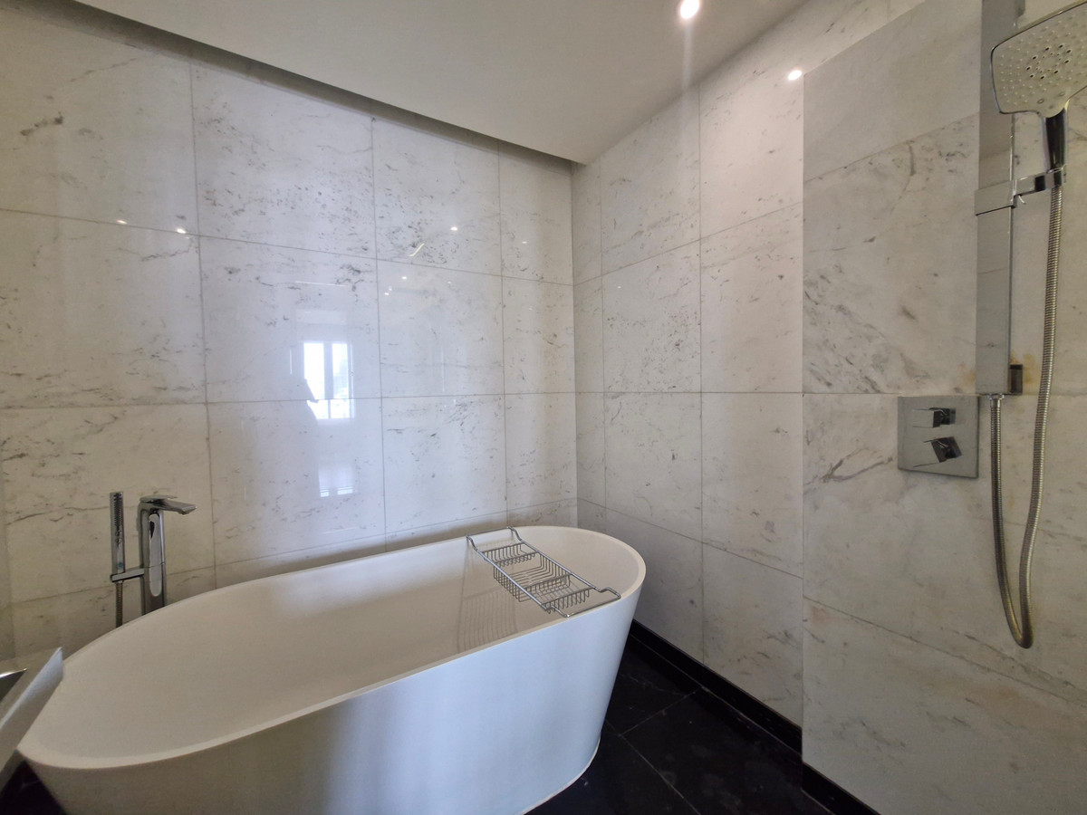 For RentCondoSukhumvit, Asoke, Thonglor : Highlights Unit Pet-friendly condominium close BTS Asoke