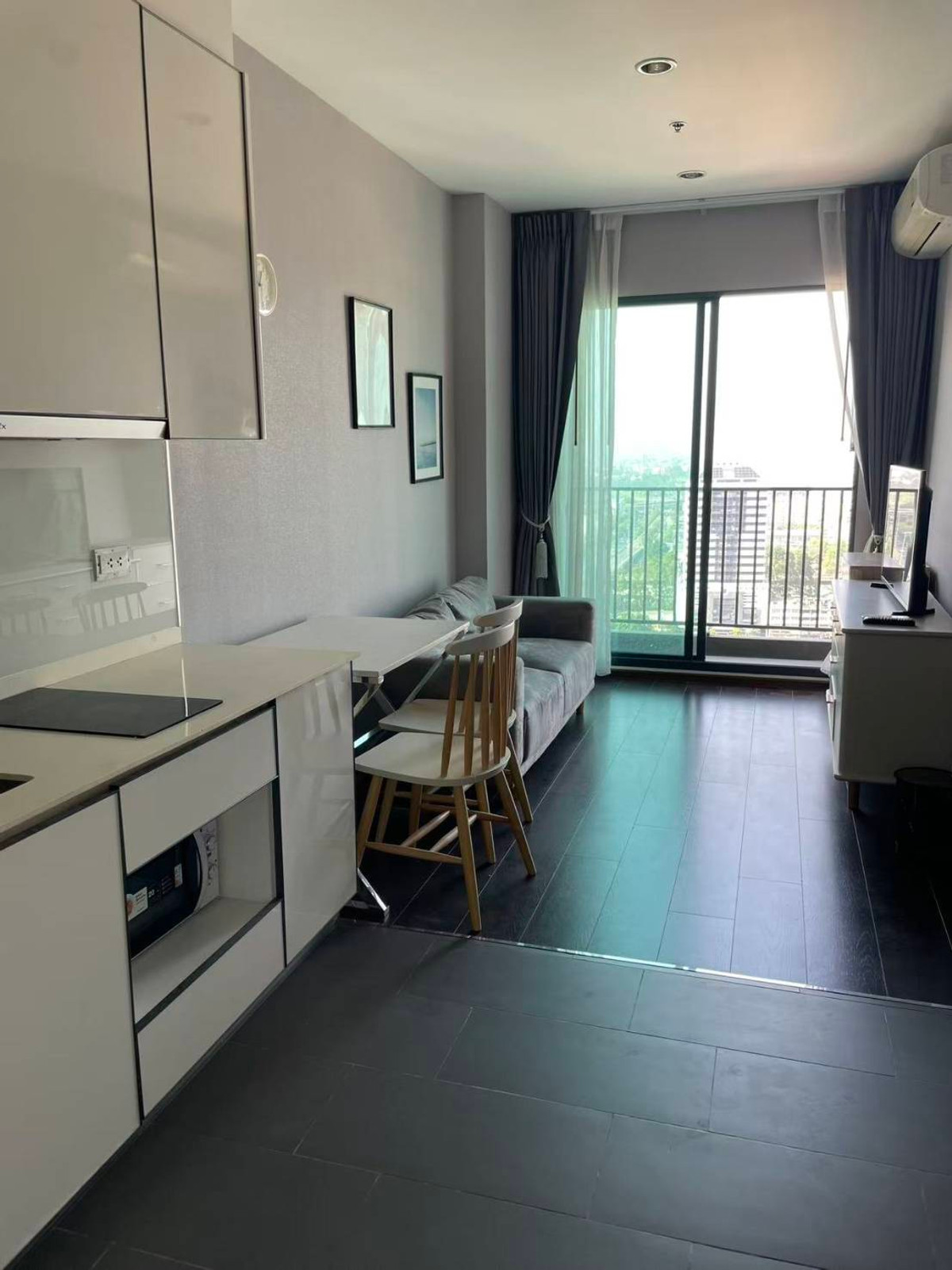 ให้เช่าคอนโดสุขุมวิท อโศก ทองหล่อ : ให้เช่าคอนโด C Ekkamai คอนโดแต่งครบพร้อมเข้าอยู่ใกล้รถไฟฟ้าBTSเอกมัยและห้างสรรพสินค้ามากมาย!!