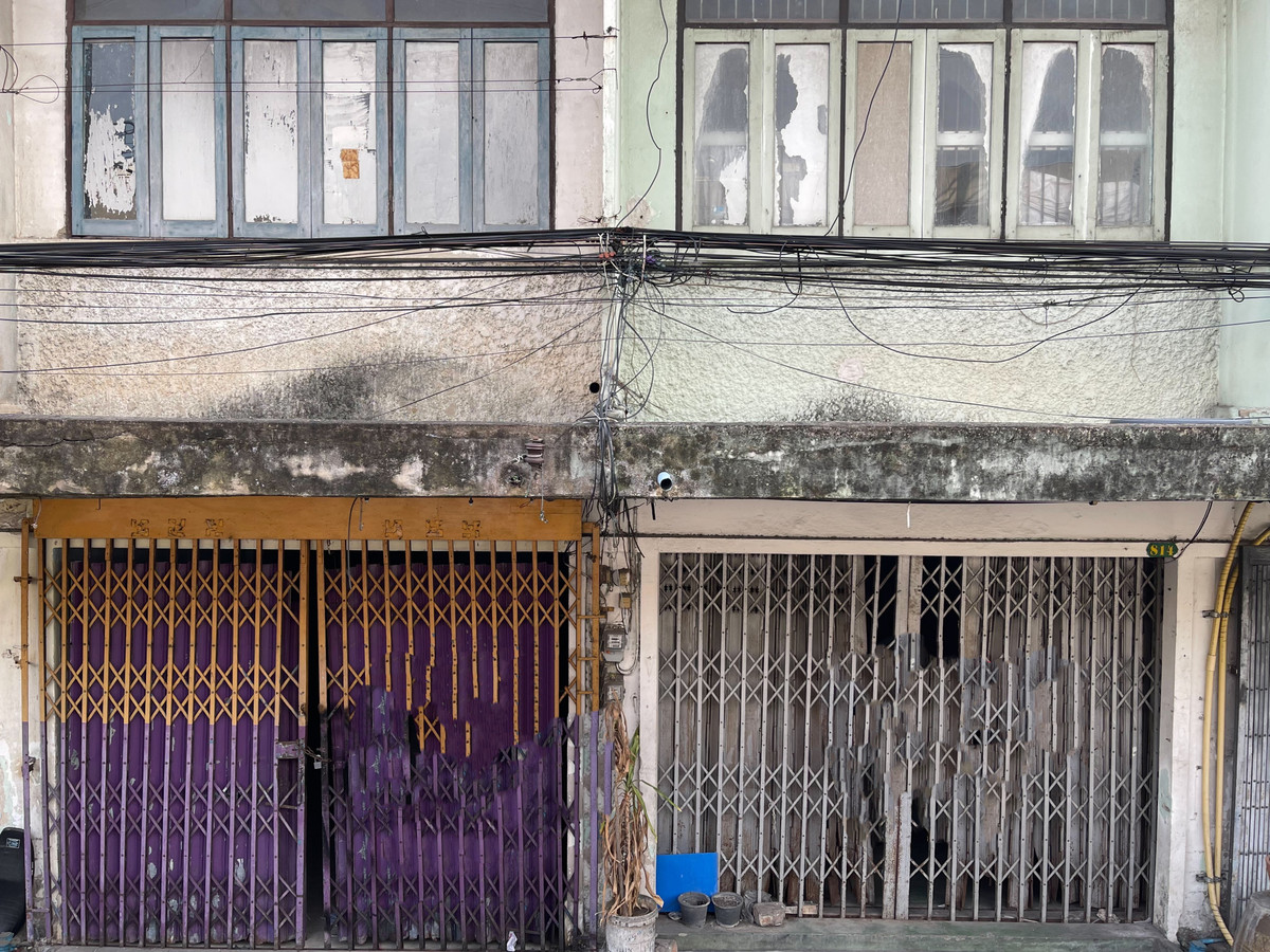 For SaleTownhomeBang Sue, Wong Sawang, Tao Pun : Commercial Building Pracha Rat Sai 2 Road / 2 Bedrooms (FOR SALE) BNS015