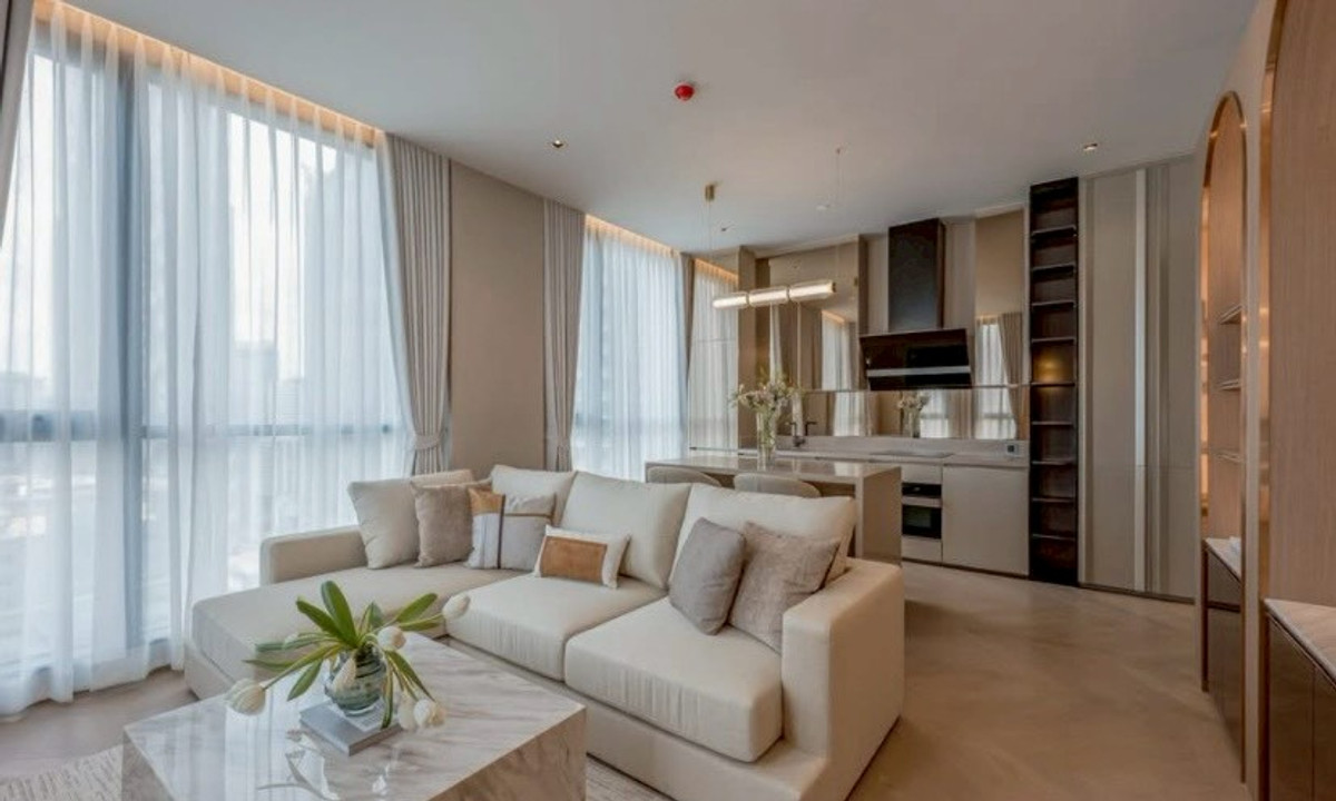 For RentCondoSathorn, Narathiwat : Luxury Condo for Rent Sathorn | City Lifestyle Luxury | Near BTS Chong Nonsi | 139,000 THB/Month