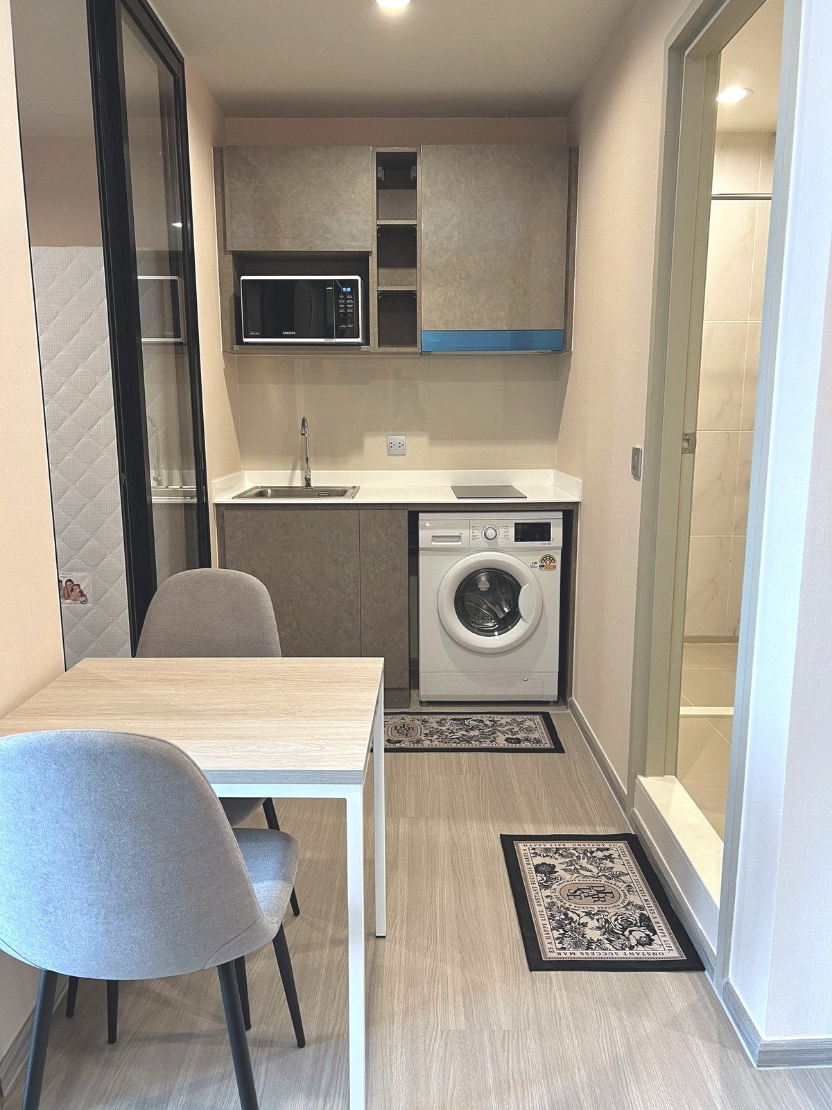 For RentCondoSamut Prakan,Samrong : 💥ST-10571💥Aspire Erawan Prime👉Line : @wincondo