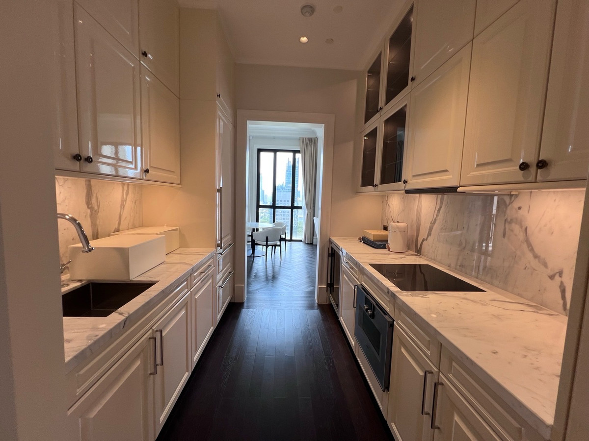 ขายคอนโดวิทยุ ชิดลม หลังสวน : 98 Wireless timeless elegance meets ultimate privacy.–  2 bed 3 bath 120 sqm 0635925888
