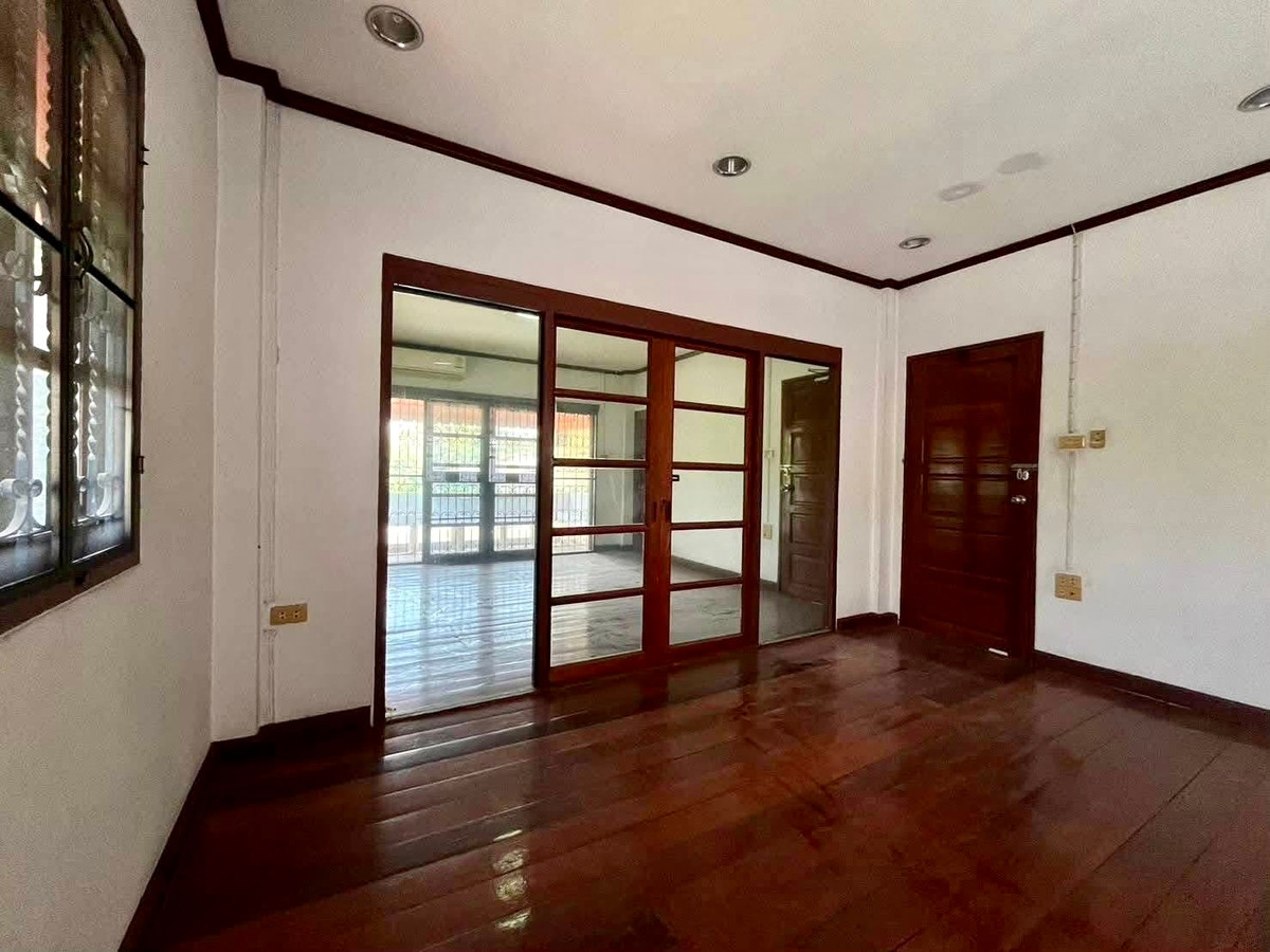 ขายบ้านพระราม 5 ราชพฤกษ์ บางกรวย : บ้านเดี่ยว ติวานนท์ 14 แยก 4 / 3 ห้องนอน (ขาย), Detached House Tiwanon 14 Alley Yaek 4 / 3 Bedrooms (FOR SALE) BNS025