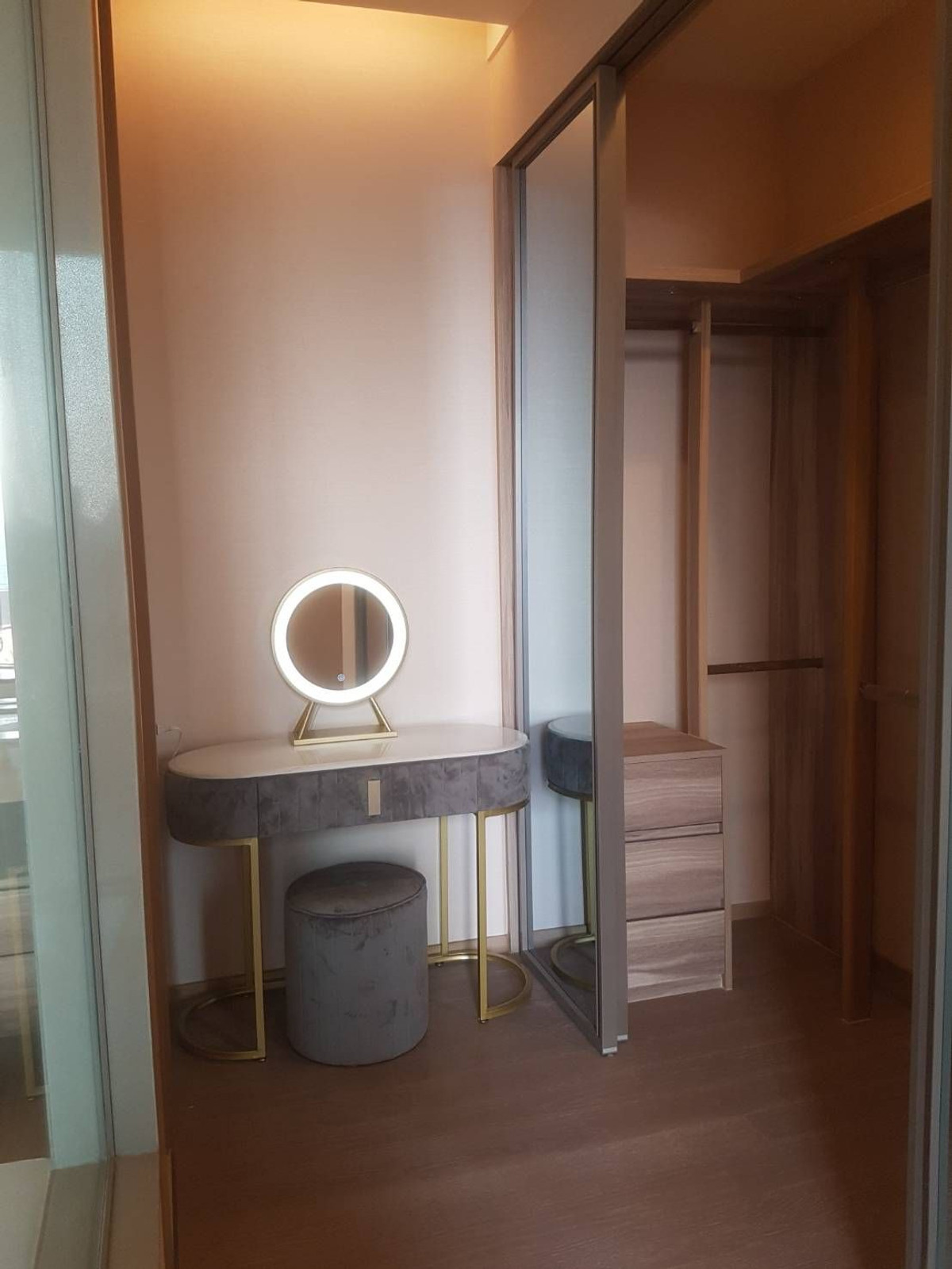For RentCondoSukhumvit, Asoke, Thonglor : Condo, 16th floor, good location, fully furnished, beautifully decorated, for rent in Sukhumvit-Asoke area. Near GMM Grammy Place, only 120 meters.