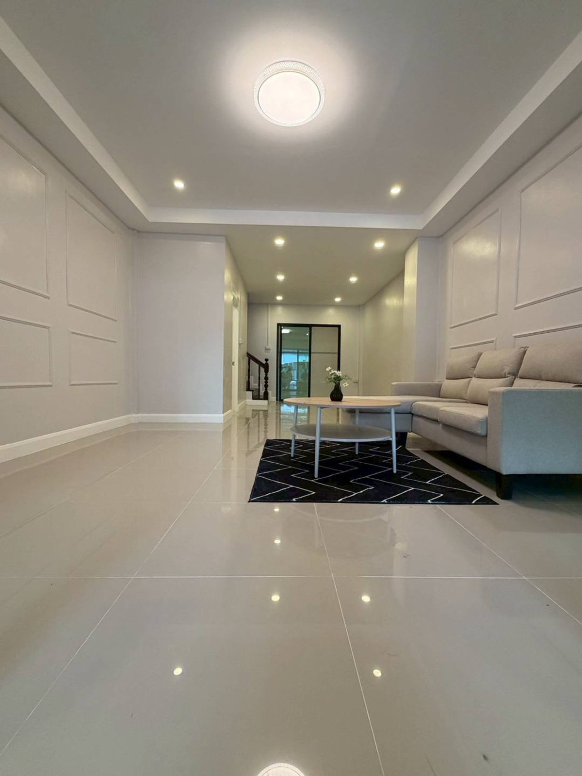 ขายทาวน์โฮมนนทบุรี บางใหญ่ บางบัวทอง : ขายทาวน์เฮาส์ลภาวัล 3 บางใหญ่ 17.5 ตร.ว. ใกล้ MRT สายสีม่วง มีเทอเรสแต่งใหม่ ฟรีโอน