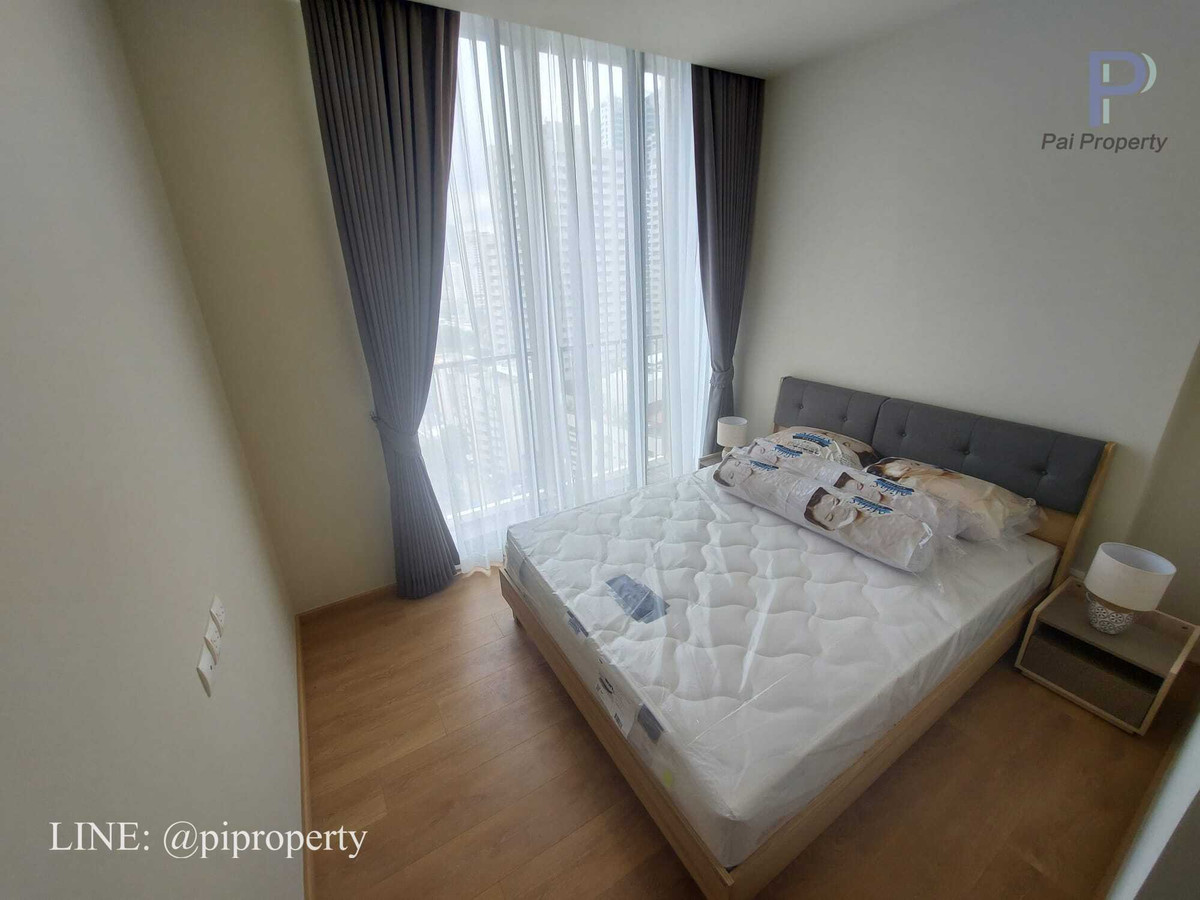 For RentCondoSukhumvit, Asoke, Thonglor : Fully furnished 1 Bedroom unit for rent in Phrom Phong. High floor with a unblocked view. Noble Around Sukhumvit 33.