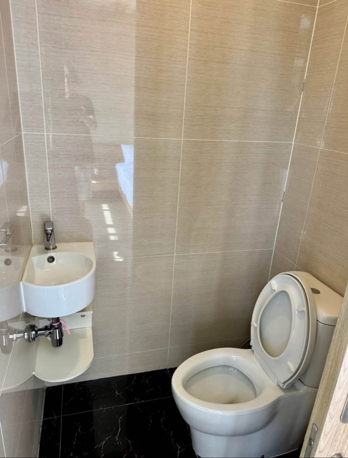 ให้เช่าคอนโดสุขุมวิท อโศก ทองหล่อ : 600m to BTS Phrom phong| River view| 29 sqm| Rare unite 