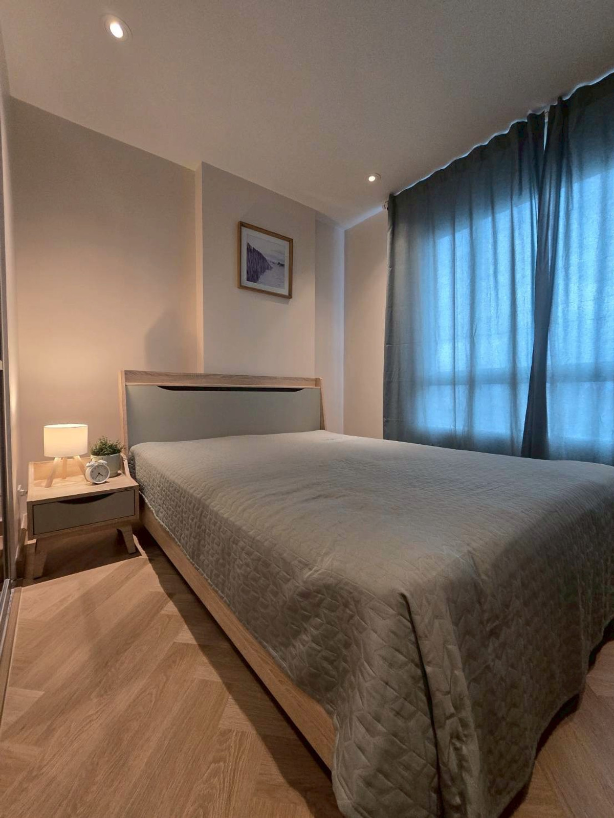 For RentCondoThaphra, Talat Phlu, Wutthakat : Condo, 10th floor, fully furnished, beautifully decorated, for rent in Tha Phra-Phetkasem area, near BTS Bang Wa, only 500 meters.