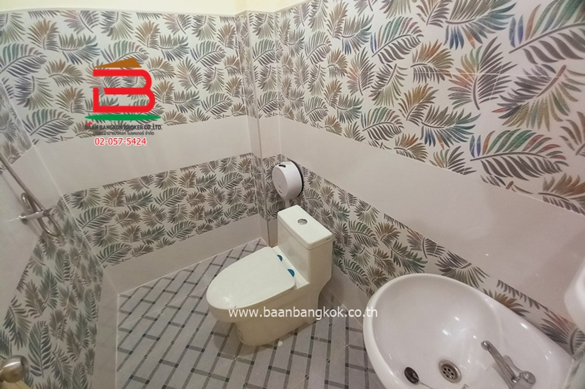 For SaleHousePrachin Buri : Single house on the edge of Si Maha Phot District, area 121 sq m., Highway 3070, Si Maha Phot District, Prachinburi Province.