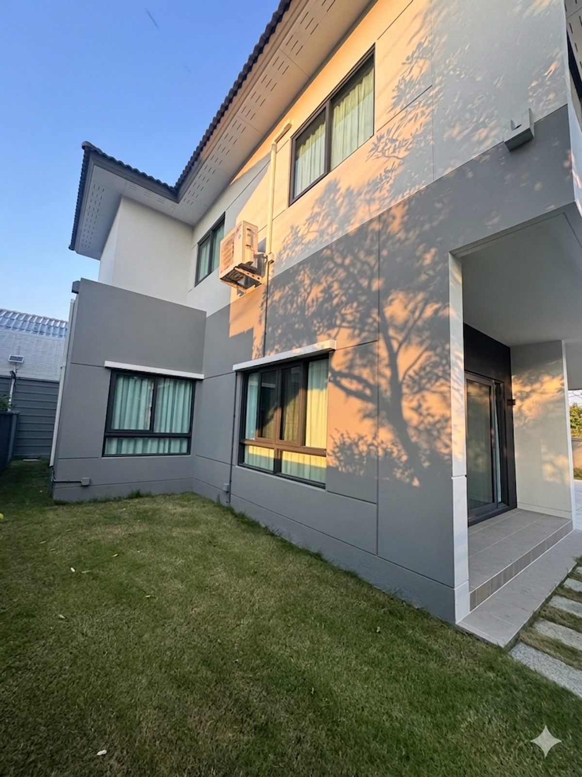 For RentHouseVipawadee, Don Mueang, Lak Si : 2-story detached house with furniture, beautifully decorated, for rent in Don Mueang-Vibhavadi area. Near Don Mueang Airport, only 3 km.