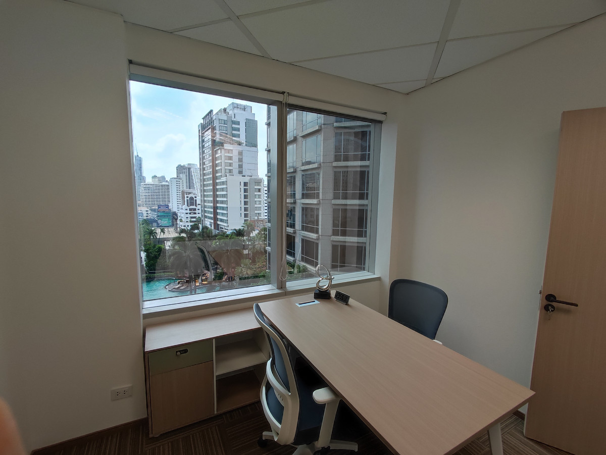 For RentOfficeWitthayu, Chidlom, Langsuan, Ploenchit : Office for rent, Ploenchit (Office For Rent), CRC Tower All Seasons Place, office space, size 100 - 1,700 square meters, price 990 baht/sq m, near BTS Ploenchit, Wireless Road, Lumpini, Chidlom, Pathumwan, Lang Suan 
 
