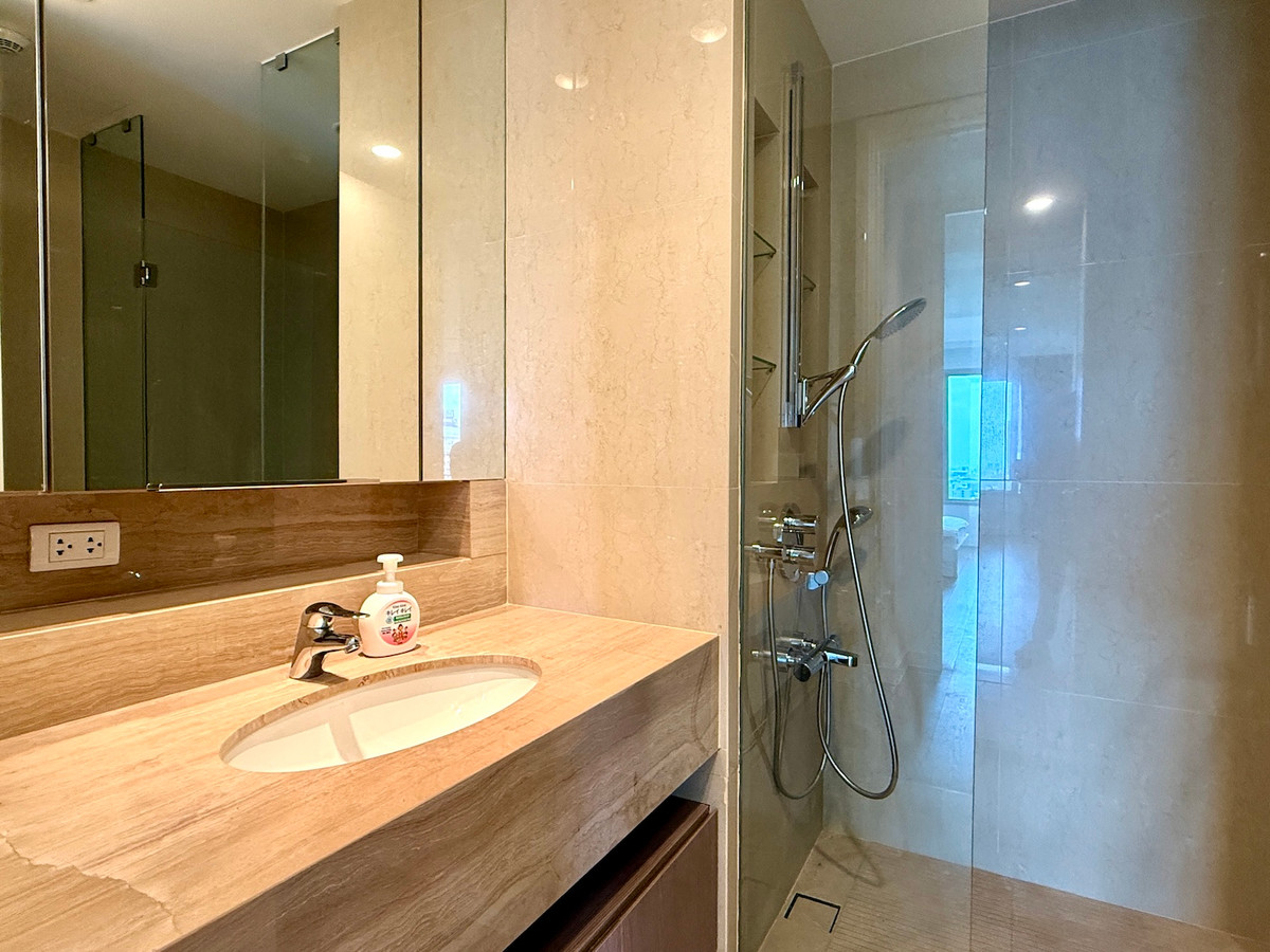 ให้เช่าคอนโดวิทยุ ชิดลม หลังสวน : คอนโด 3 ห้องนอน วิวสวน sport club ใกล้ BTS ราชดำริ