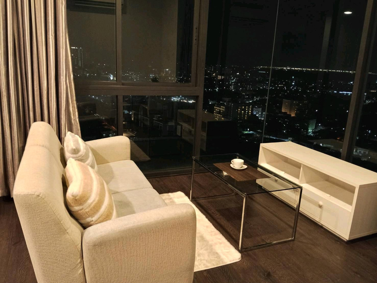 ให้เช่าคอนโดพัทยา บางแสน ชลบุรี สัตหีบ : Posh Pattaya​ ห้องมุม วิวทะเล+city