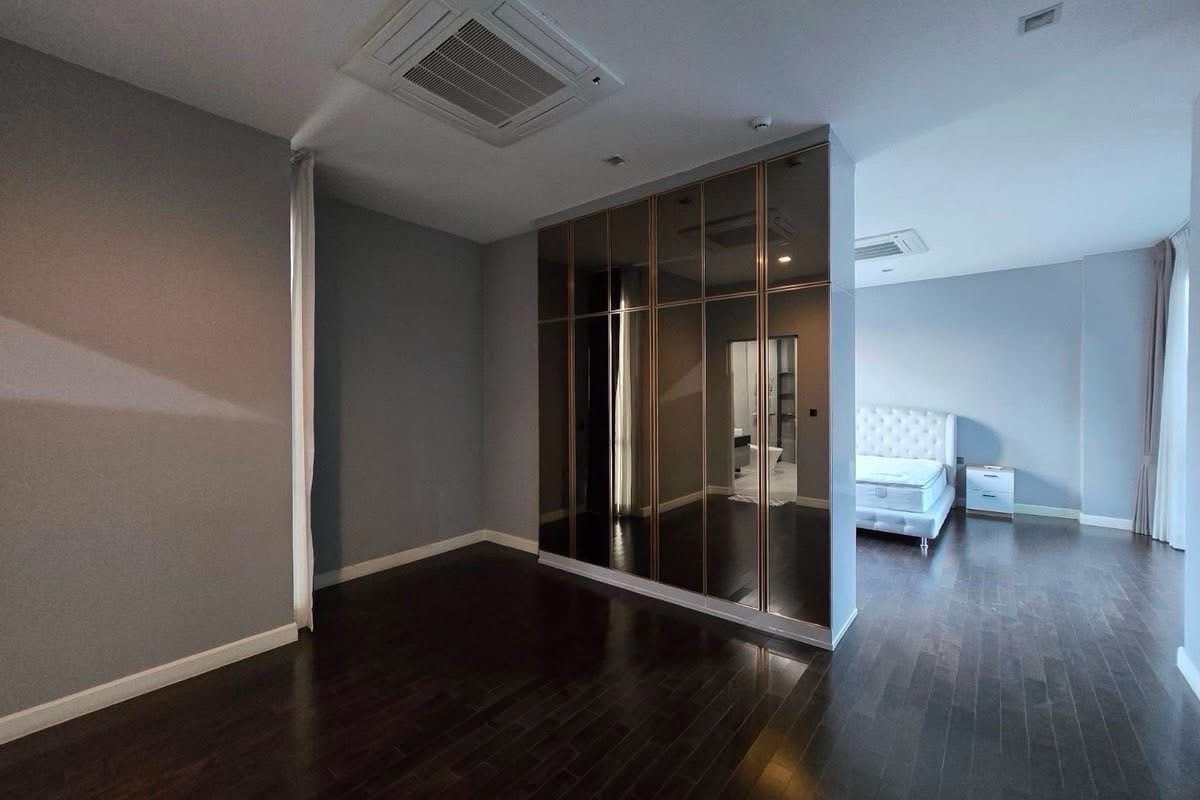 ให้เช่าบ้านพัฒนาการ ศรีนครินทร์ : ให้เช่า The Gentry พัฒนาการ 2 วิลล่าหรู ใจกลางเมือง 🔥📍 เพียง 5 กม. ถึงทองหล่อ | ใกล้ Clubhouse 230,000 บาท/เดือน (พร้อมเฟอร์ครบ) 440 ตร.ม 70 ตร.วา 4 ห้องนอน 5 ห้องน้ำ 230,000 บาท