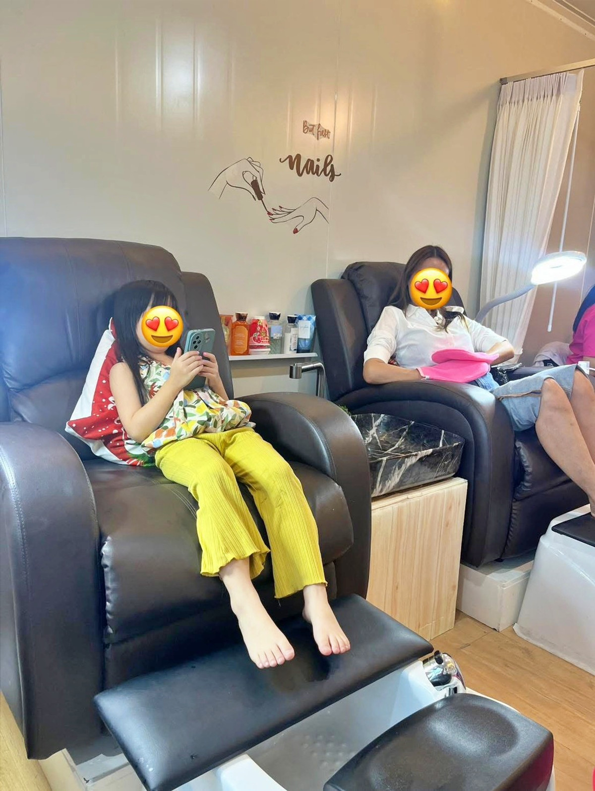 เซ้งร้านค้า/ตลาดนัดปทุมธานี รังสิต ธรรมศาสตร์ : เซ้งร้านทำเล็บ ต่อขนตา ลำลูกกา ติดถนนใหญ่ ที่จอดรถ 50+ คัน ใกล้ BTS คูคต