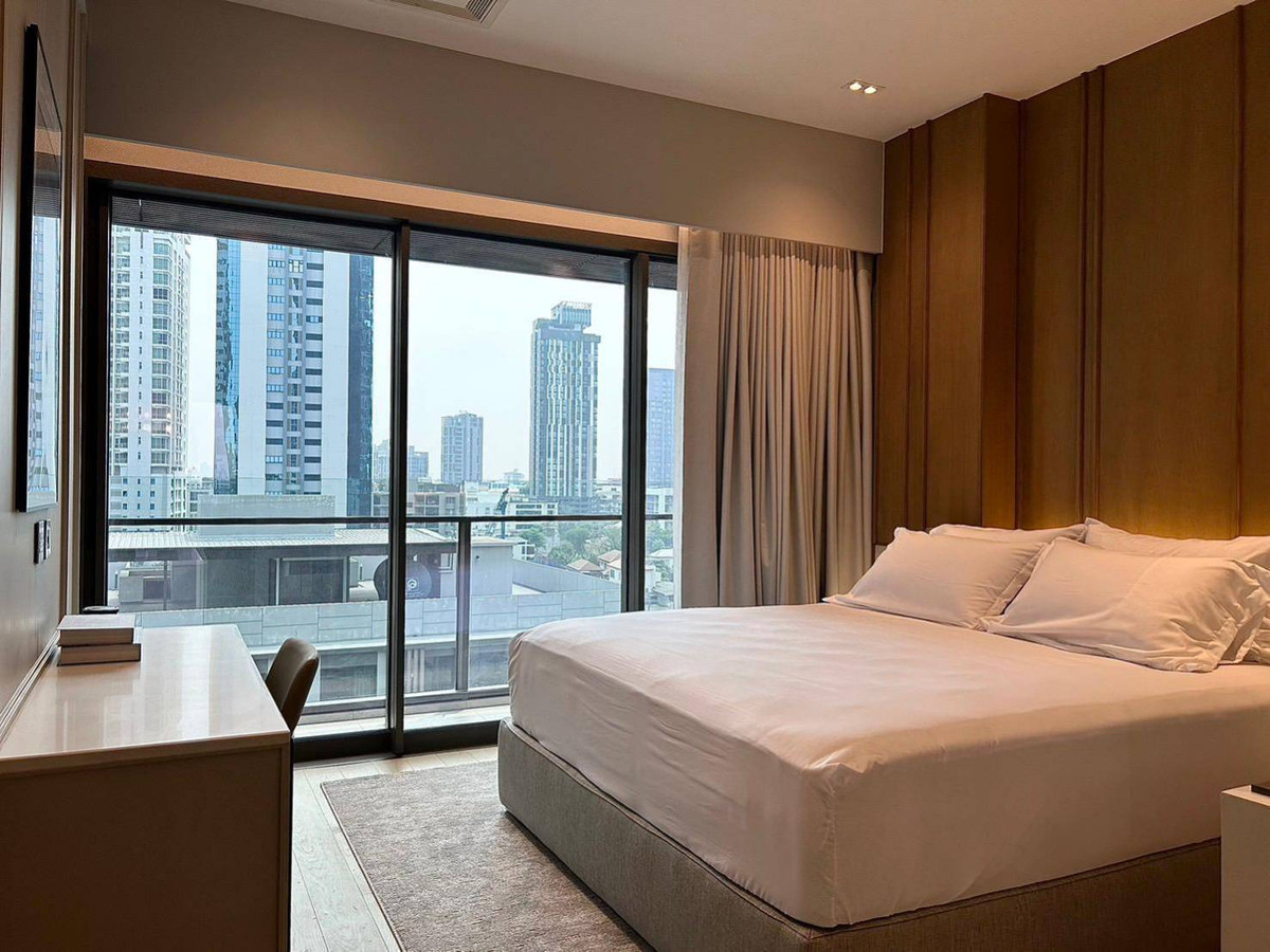 ให้เช่าคอนโดสุขุมวิท อโศก ทองหล่อ : ให้เช่า The Strand Thonglor ราคา 74,000 บาท [MKr260408]