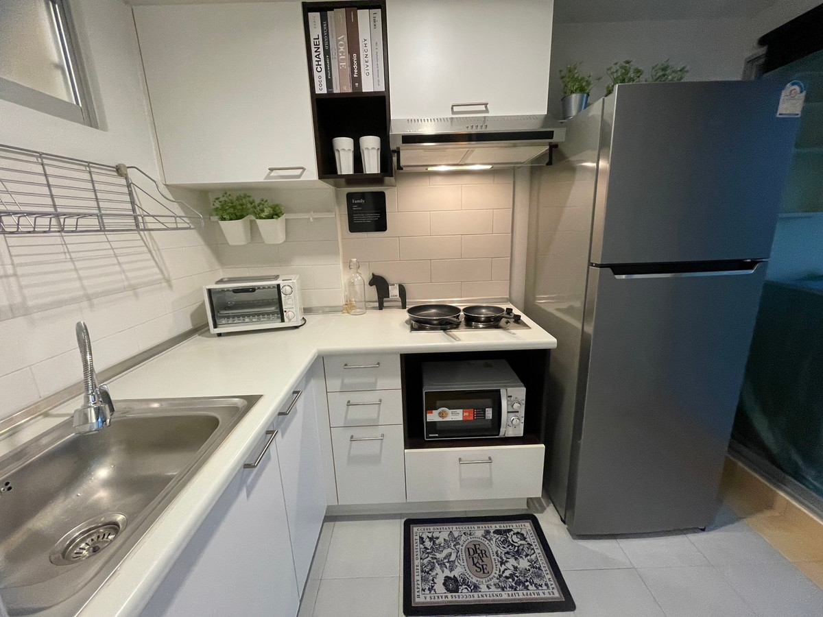 For RentCondoRamkhamhaeng, Hua Mak : Newly renovated condo for rent The room is beautifully decorated as described. Hurry and reserve before the university opens. Lumpini Vill Ramkamhang26 call 0896620022