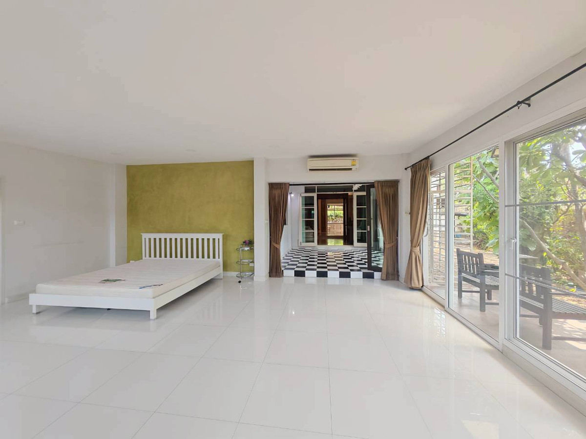 ขายบ้านลาดกระบัง สุวรรณภูมิ : 🏡 ขายบ้านเดี่ยว หมู่บ้านมัณฑนา วงแหวน-พระราม 9 บ้านสวย บรรยากาศร่มรื่น สไตล์บ้านสวน พื้นที่ใหญ่ หาไม่ได้แล้ว!