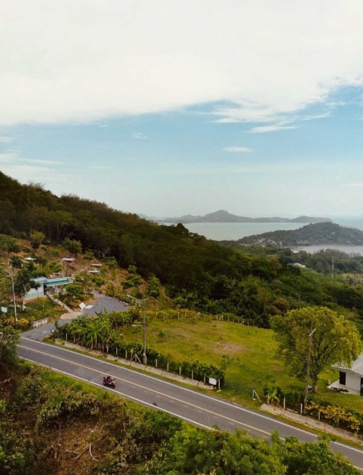 ขายที่ดินภูเก็ต : ขายที่ดิน 7.5 ไร่ วิวทะเล อ่าวมะขาม จังหวัดภูเก็ต ราคาดีมาก เหมาะซื้อลงทุน พัฒนา สร้างบ้านพักตากอากาศ ติดถนนใหญ่ ทำเลเมืองภูเก็ต