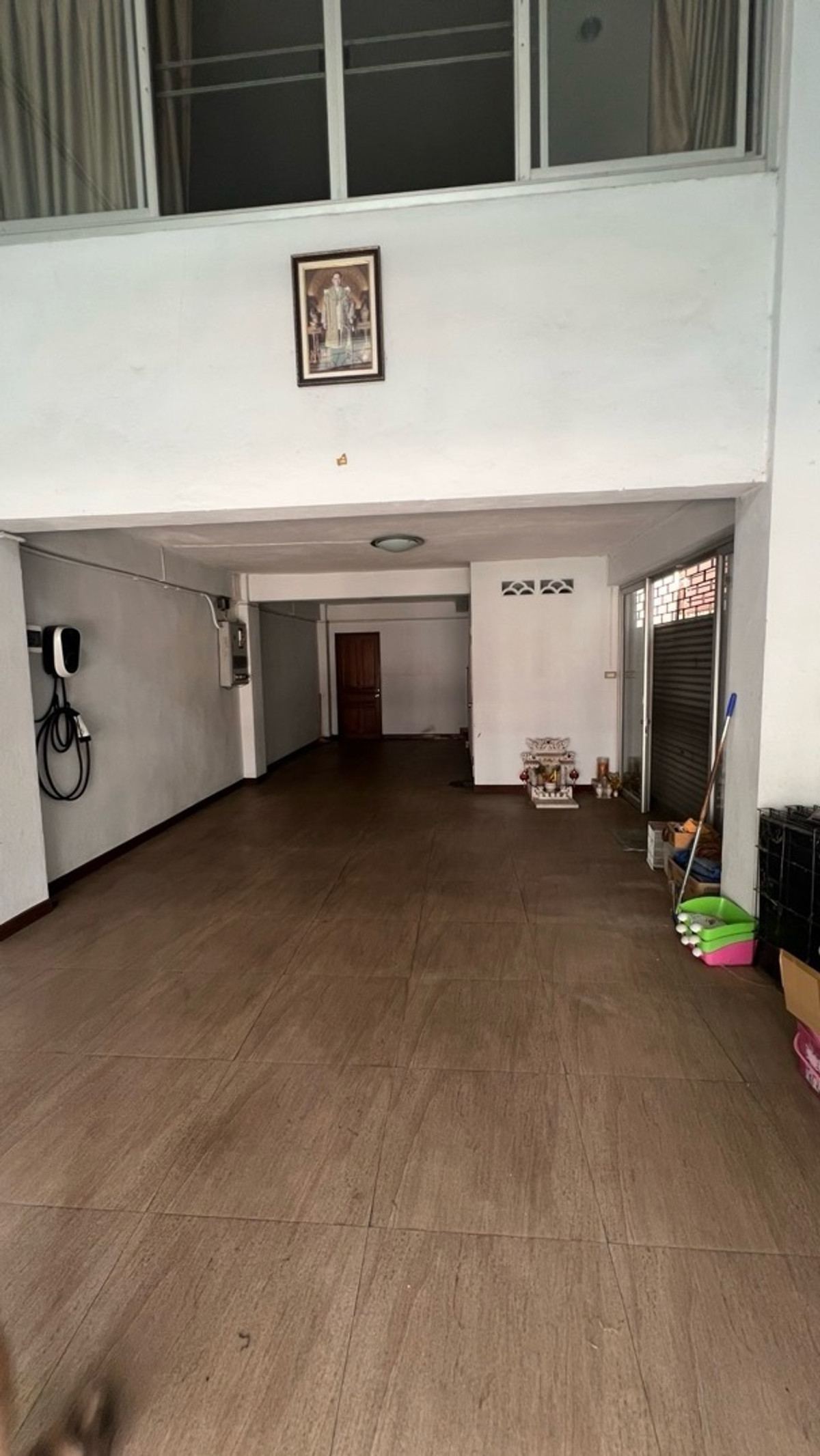 ขายอาคารพาณิชย์สาทร นราธิวาส : ขายอาคารพาณิชย์  5 ชั้น  เหมาะสำหรับพักอาศัย หรือทำoffice 
