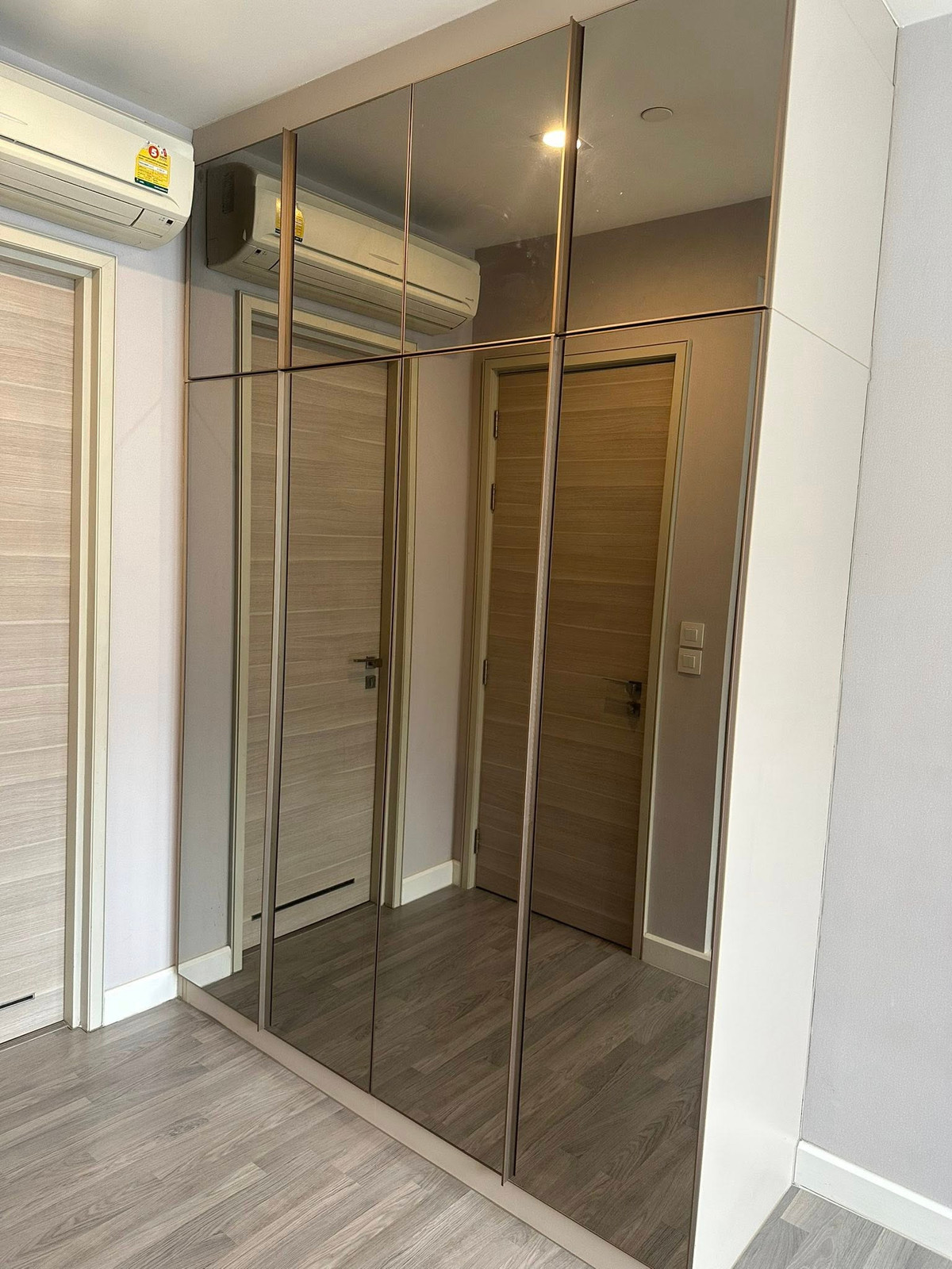 ให้เช่าคอนโดท่าพระ ตลาดพลู วุฒากาศ : 🏢✨ ให้เช่า The Room สาทร 📍 ถนนปั้น - สีลม | ใกล้ BTS สุรศักดิ์ 150 ม.