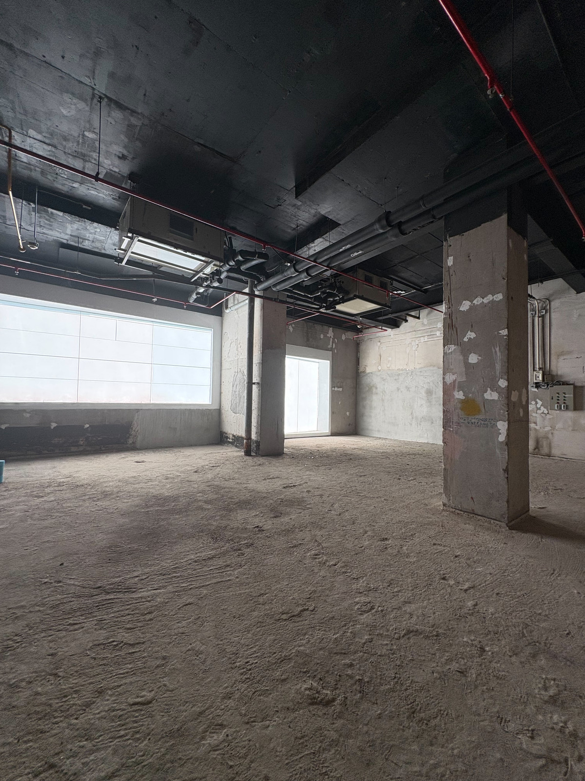 ให้เช่าร้านค้า/ตลาดนัดวิทยุ ชิดลม หลังสวน : พื้นที่ให้เช่าใจกลางชิดลม ระยะเดินจาก BTS เหมาะทำร้านอาหาร