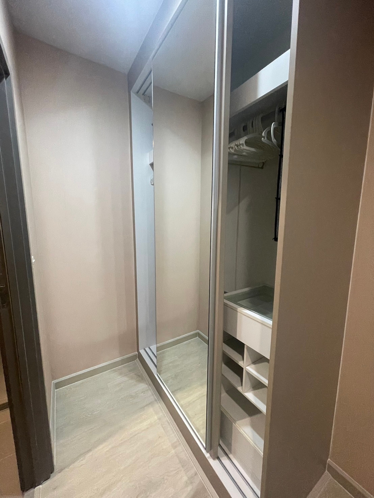 ให้เช่าคอนโดวงเวียนใหญ่ เจริญนคร : Teal Sathorn Taksin 2 ห้องนอน ติด bts วงเวียนใหญ่ ห้องสวยพร้อมให้เช่า 22,000/เดือน