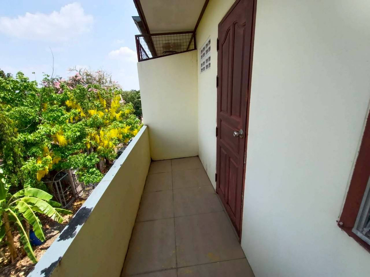 ขายอาคารพาณิชย์ปทุมธานี รังสิต ธรรมศาสตร์ : อาคารพาณิชย์ 3 ชั้น หมู่บ้านพูลผล ถนนพหลโยธิน ตำบลคูคต อำเภอลำลูกกา จังหวัดปทุมธานี