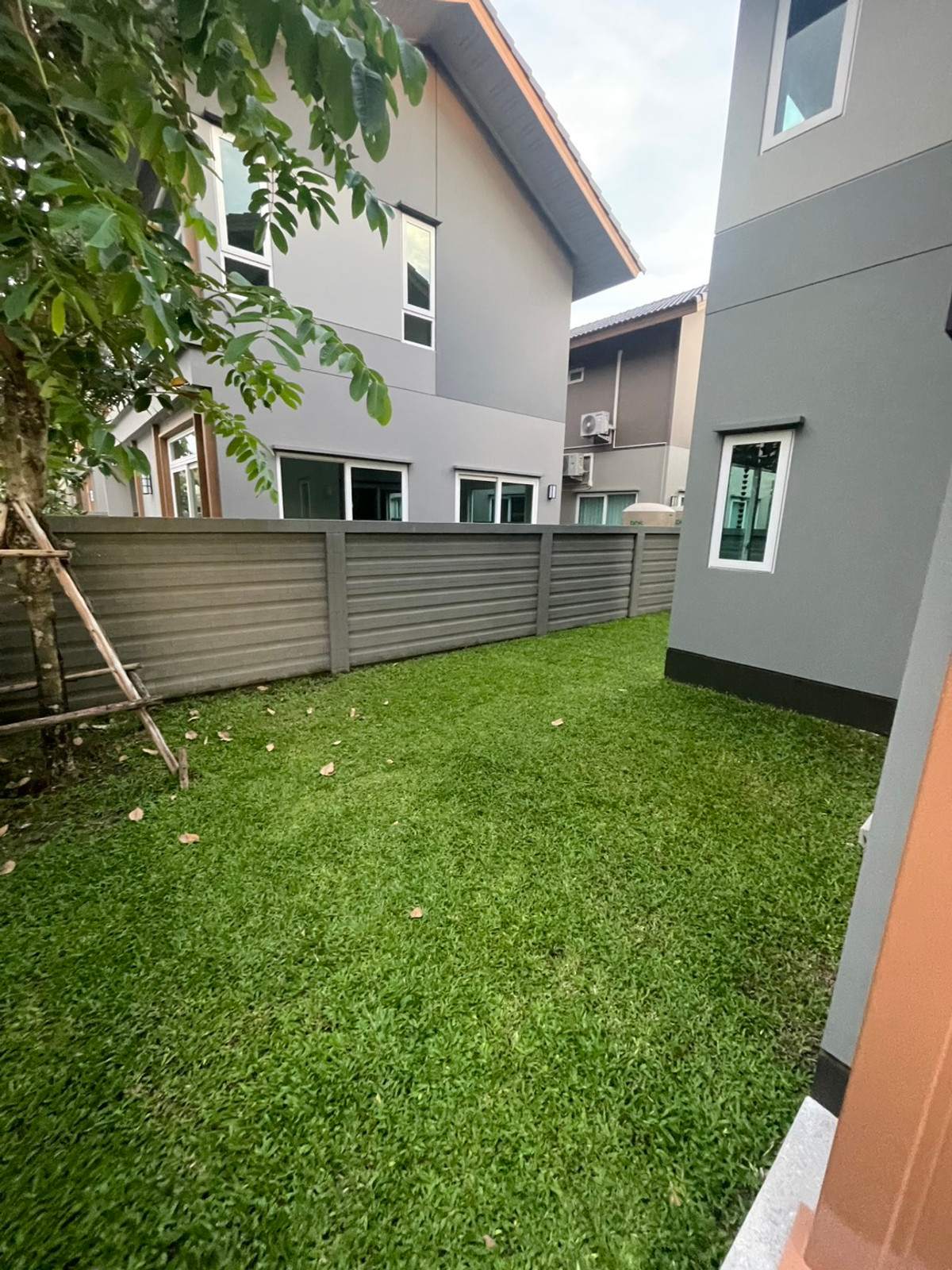 ขายบ้านอยุธยา : ขออนุญาต แอดมินครับ ขายบ้านหมู่บ้าน อณาสิริ อยุธยา 2 เกาะเรียน  บ้านเดี่ยว 4 ห้องนอน 4 ห้องน้ำ 