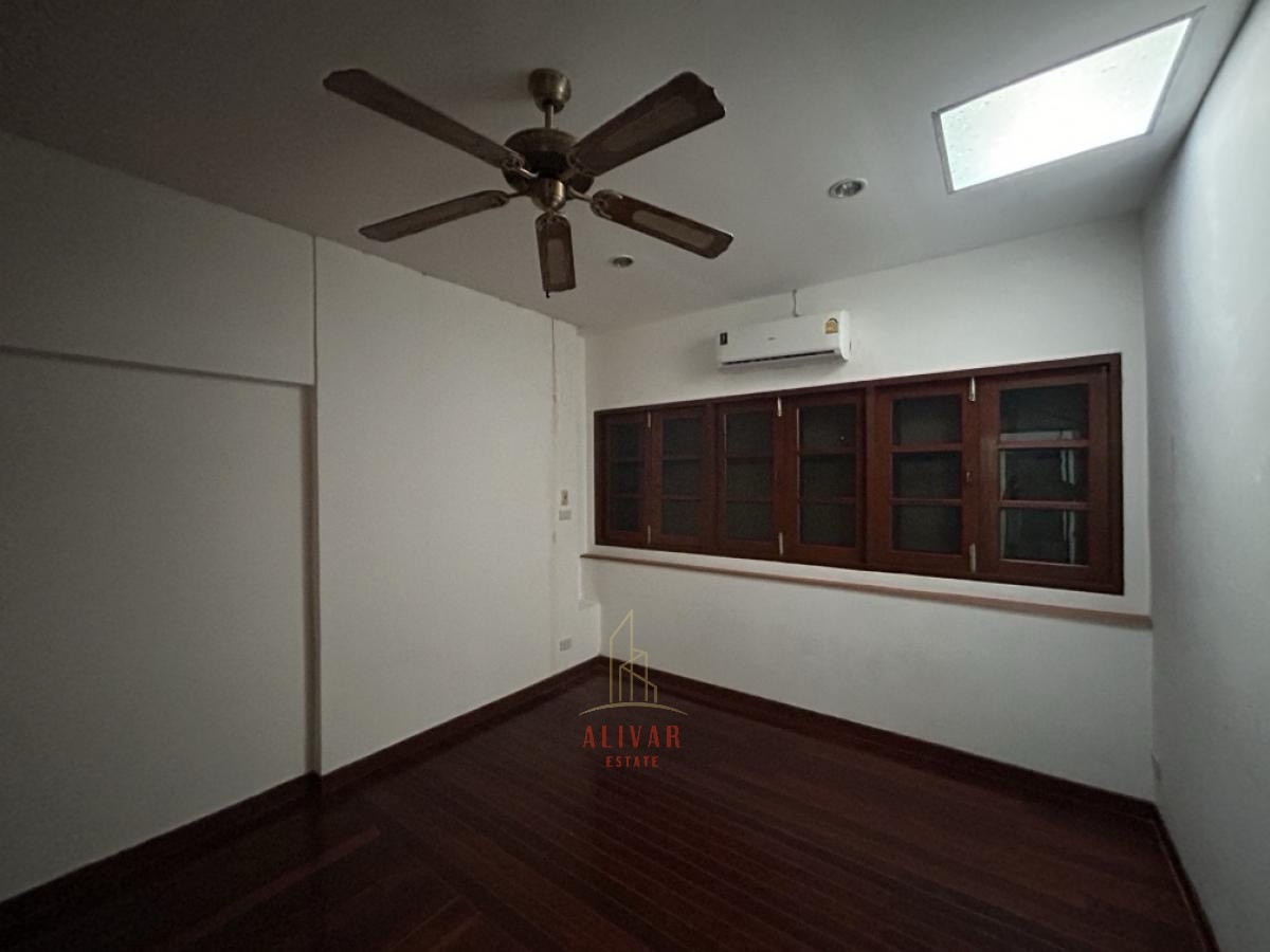 ให้เช่าโฮมออฟฟิศเกษตรศาสตร์ รัชโยธิน : RH034126 ให้เช่า Home Office สไตล์ Cafe 2 ชั้น ย่าน งามวงศ์วาน ใกล้ BTS และ ม.เกษตร