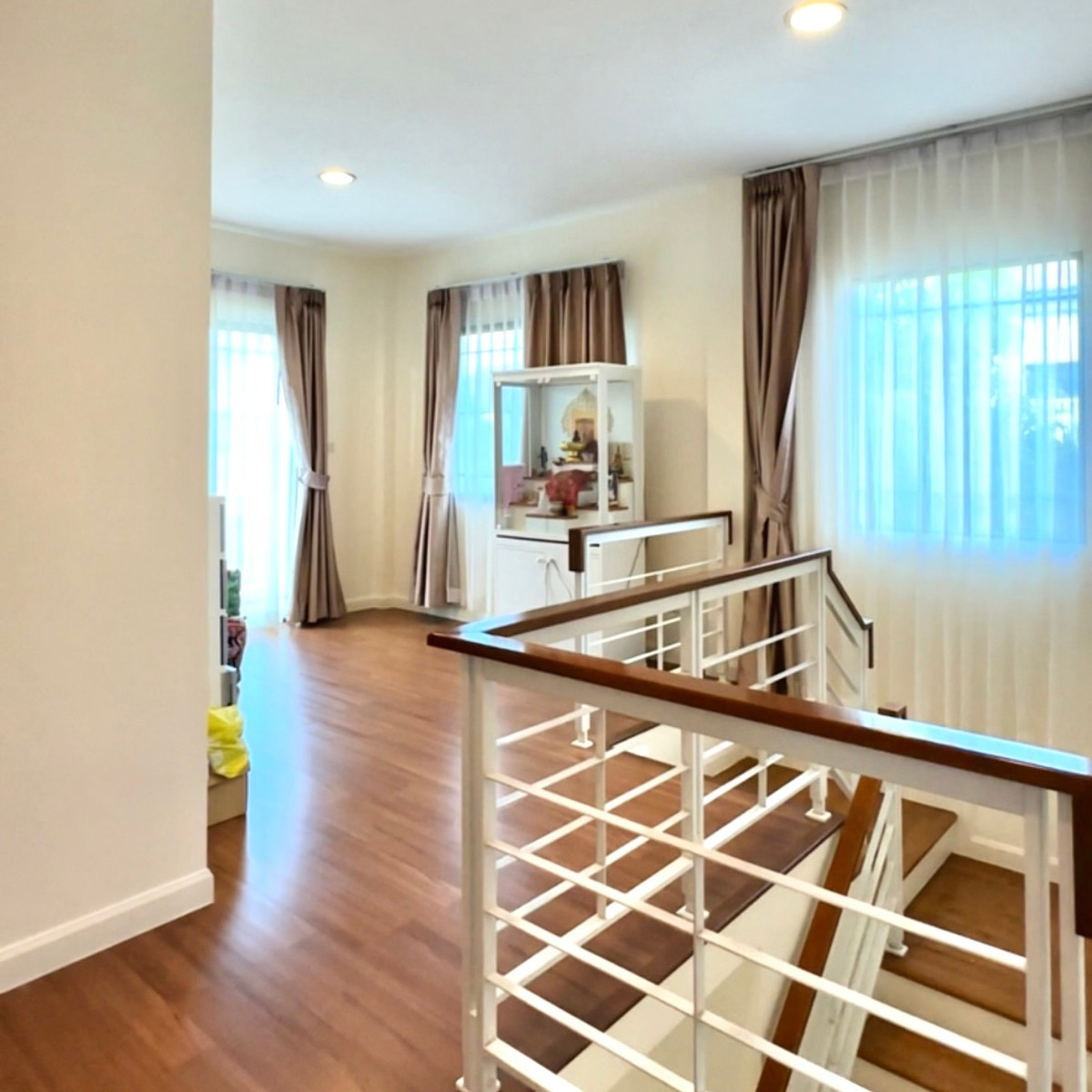 ขายบ้านนวมินทร์ รามอินทรา : ขายบ้านโครงการคุณภาพ วิวทะเลสาบ บรรยากาศดี 