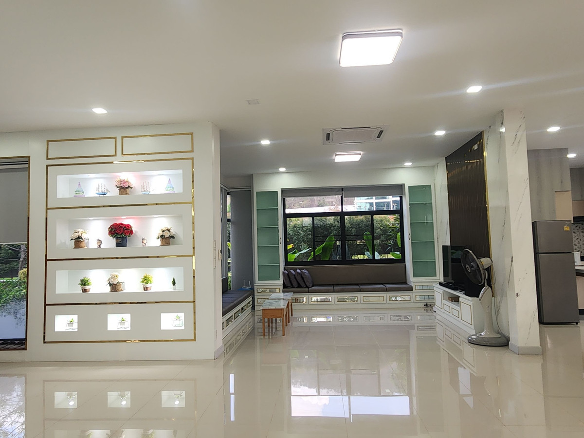 ขายบ้านโคราช นครราชสีมา : ขายบ้านพักตากอากาศหรู เขาใหญ่ พญาเย็น วิวภูเขา | ที่ดิน 300 ตร.วา 3 อาคาร พร้อมสระว่ายน้ำ เฟอร์นิเจอร์ครบ ใกล้ถนนมิตรภาพ