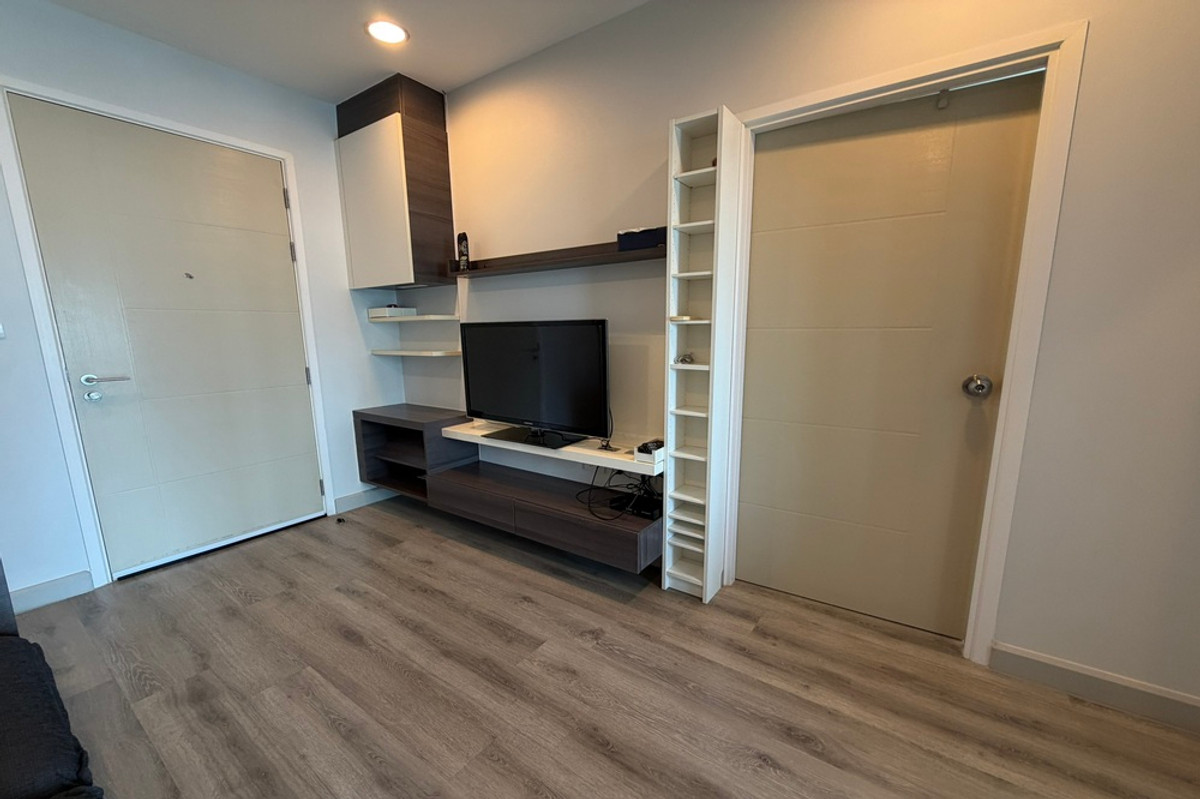 ให้เช่าคอนโดสาทร นราธิวาส : 🔥 เช่าด่วน !! Centric Sathorn -St.Louis, 1 ห้องนอน, 1 ห้องน้ำ, วิวเมือง, ห้องทิศตะวันออก, ชั้นสูง 11++, ห้องหายาก, ครัวปิด !!🔥Code C20240200442 แต่งครบ, พร้อมเข้าอยู่📣📣