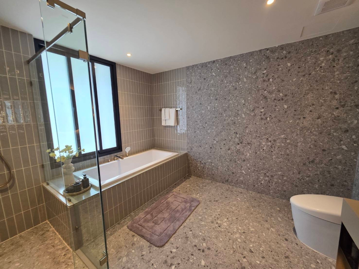 For SaleCondoSukhumvit, Asoke, Thonglor : Via 34 (Sukhumvit 34): 3bed 3bath 150.5sqm. from 41,000,000 million Am: 0656199198