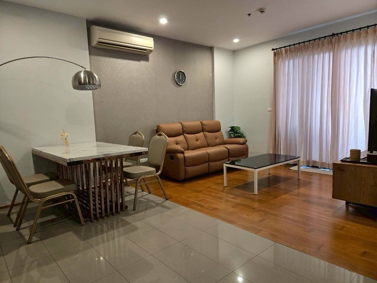 ให้เช่าคอนโดอารีย์ อนุสาวรีย์ : 🩷ให้เช่า vertical aree คอนโด เดอะเวอร์ติคัล อารีย์. line @900cqqhk tel 0859114585. 🩷
อยู่ชั้น 8 พื้นที่ห้อง 70.56 ตร.ม.
2 ห้องนอน 2ห้องน้ำ
สิ่งอำนวยความสะดวก
- เครื่องทำน้ำอุ่น ทั้ง 2 ห้อง
- โทรทัศน์ 2 เครื่อง (smart TV)
- microwave
- หม้อหุงข้าว
