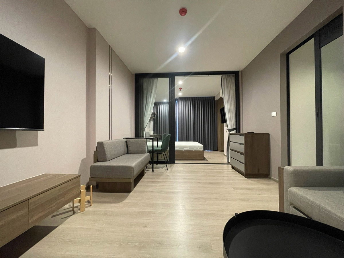 For SaleCondoLadprao, Central Ladprao : For sale: The Line Phahon Park, Building B, closed kitchen, south facing, fully furnished, ready to move in.