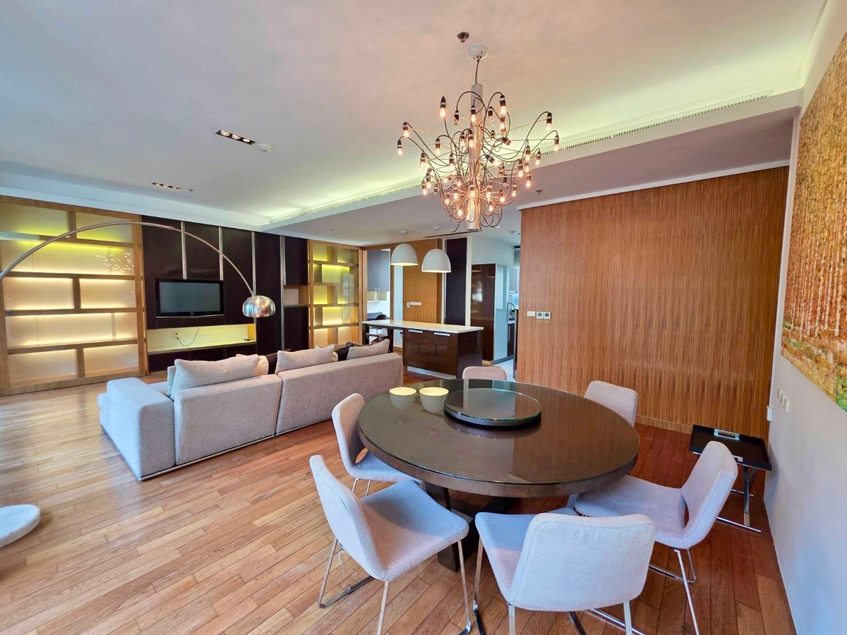 คอนโดสุขุมวิท อโศก ทองหล่อ : Domus Sukhumvit 16: 2+1 bed 3bath 167sqm. Sell: 45,000,000 Rent: 110,000/mth. Am: 0656199198