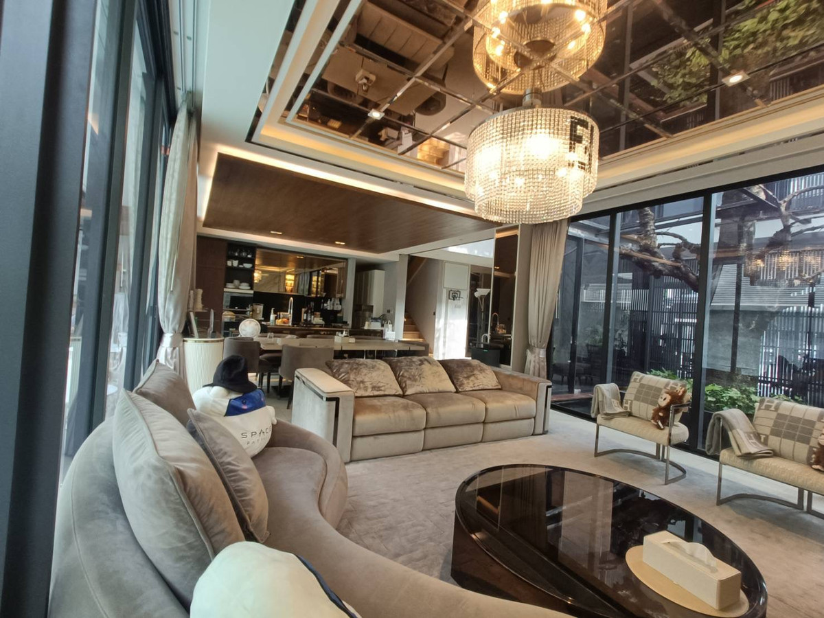 For SaleHousePattanakan, Srinakarin : ★Luxury house for sale at a price of 41 million baht with an elevator and private swimming pool. The atmosphere is very quiet. Close to shopping and surrounded by food sources. @The Urban Reserve Rama 9-Motorway