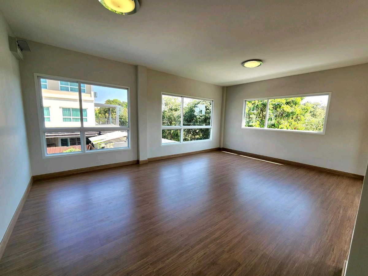 For SaleHouseRama5, Ratchapruek, Bangkruai : 🔥For sale Casa Premium Village Ratchaphruek-Rama 5, 3-story detached house, newly renovated, near the Bang Phlu BTS station.