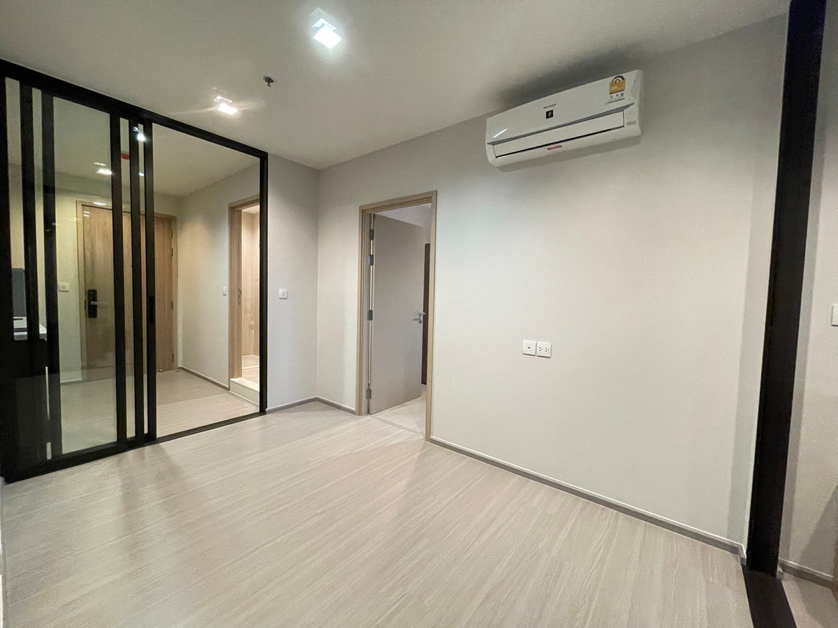 For RentCondoThaphra, Talat Phlu, Wutthakat : Life Sathorn SIerra, beautiful room, size 40 sq m. 1 bedroom Plus, available for rent, please inquire.
