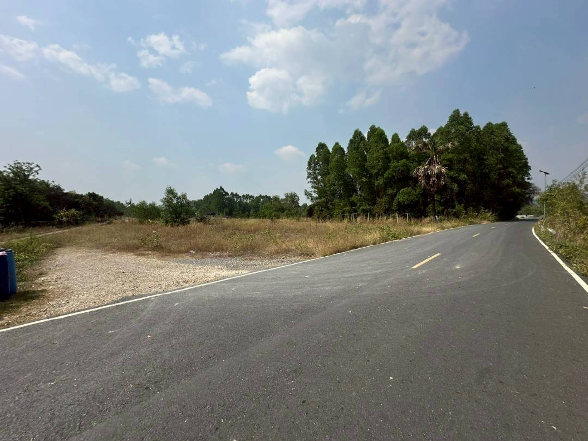 ขายที่ดินนครนายก : ขายที่ดินเปล่า ใกล้โรงเรียนเตรียมทหาร ตำบลศรีกะอาง อำเภอบ้านนา จังหวัดนครนายก เนื้อที่รวม 5 ไร่ 1 งาน ราคา 10,000,000 บาท