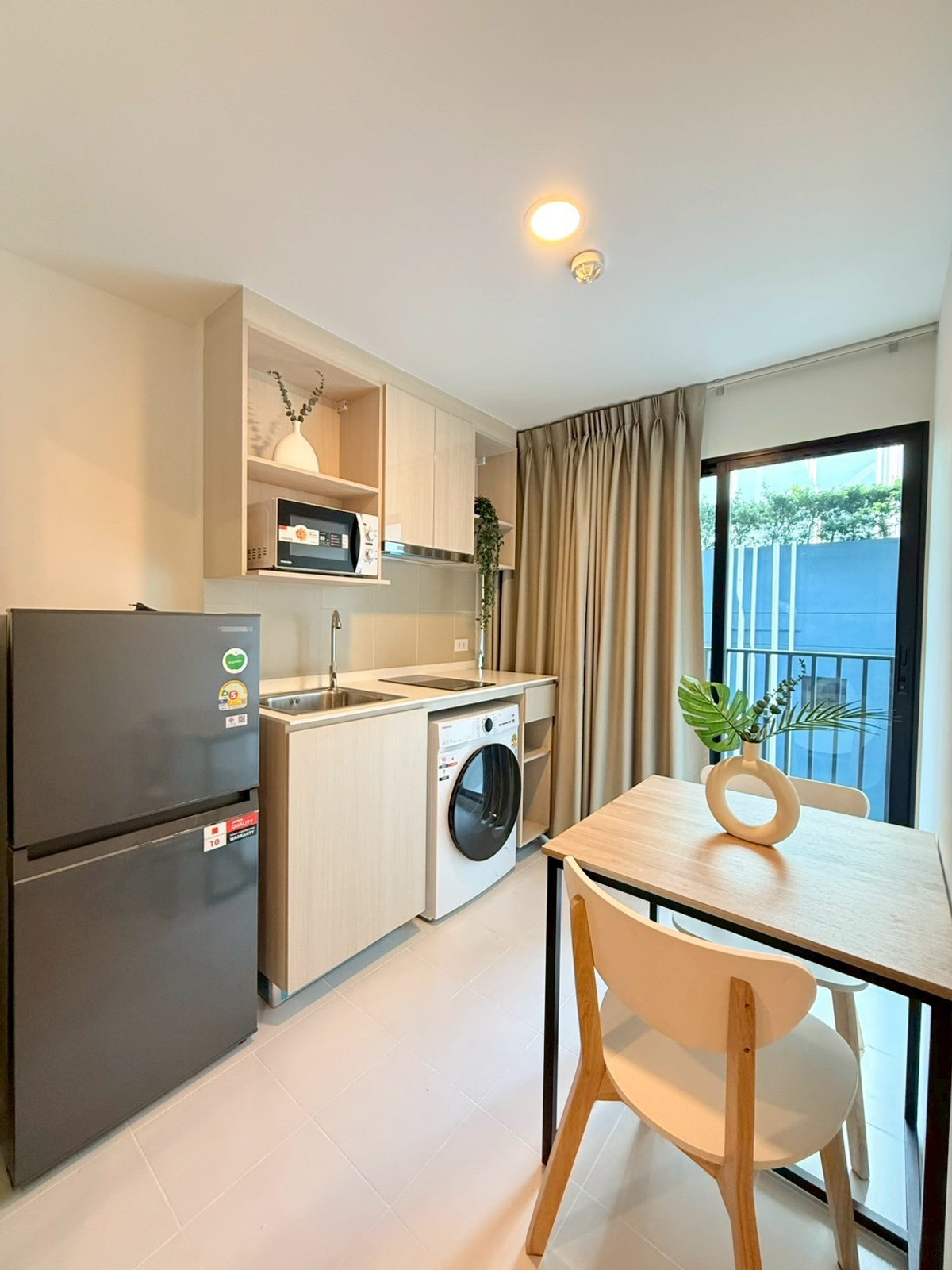 ให้เช่าคอนโดโชคชัย4 ลาดพร้าว71 : ให้เช่าคอนโดชีวาทัยฮอลล์มาร์คลาดพร้าวโชคชัย4 ห้องใหญ่ตรงปกใกล้รถไฟฟ้า